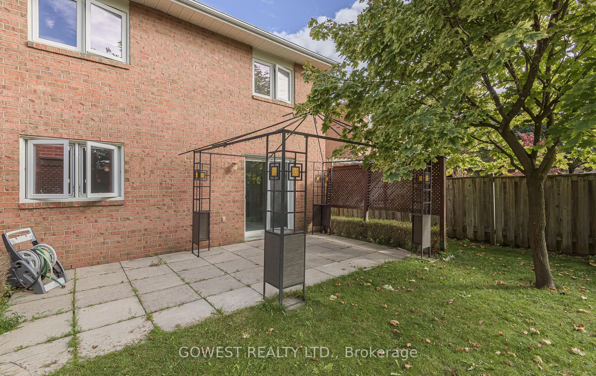 6 Elderbank Court