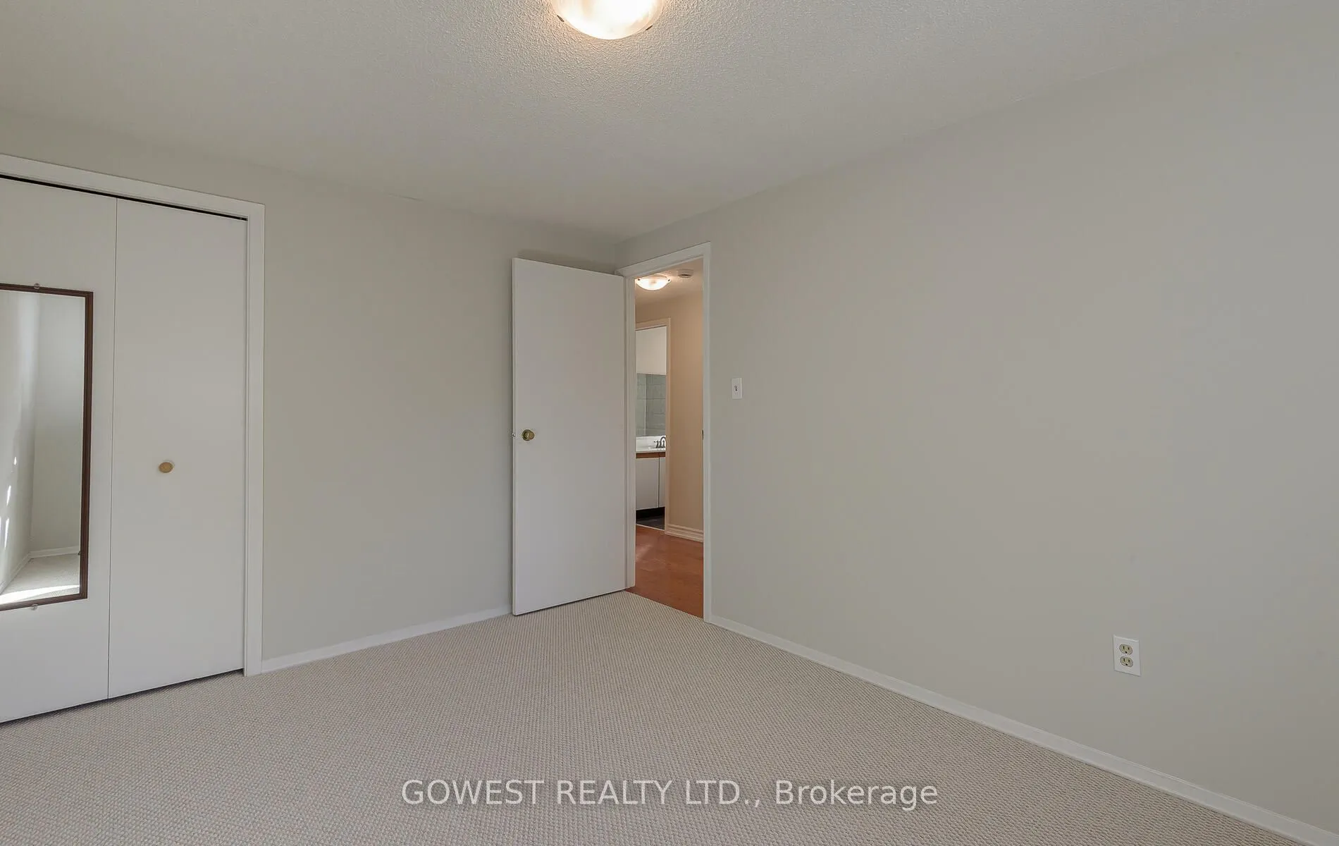 6 Elderbank Court