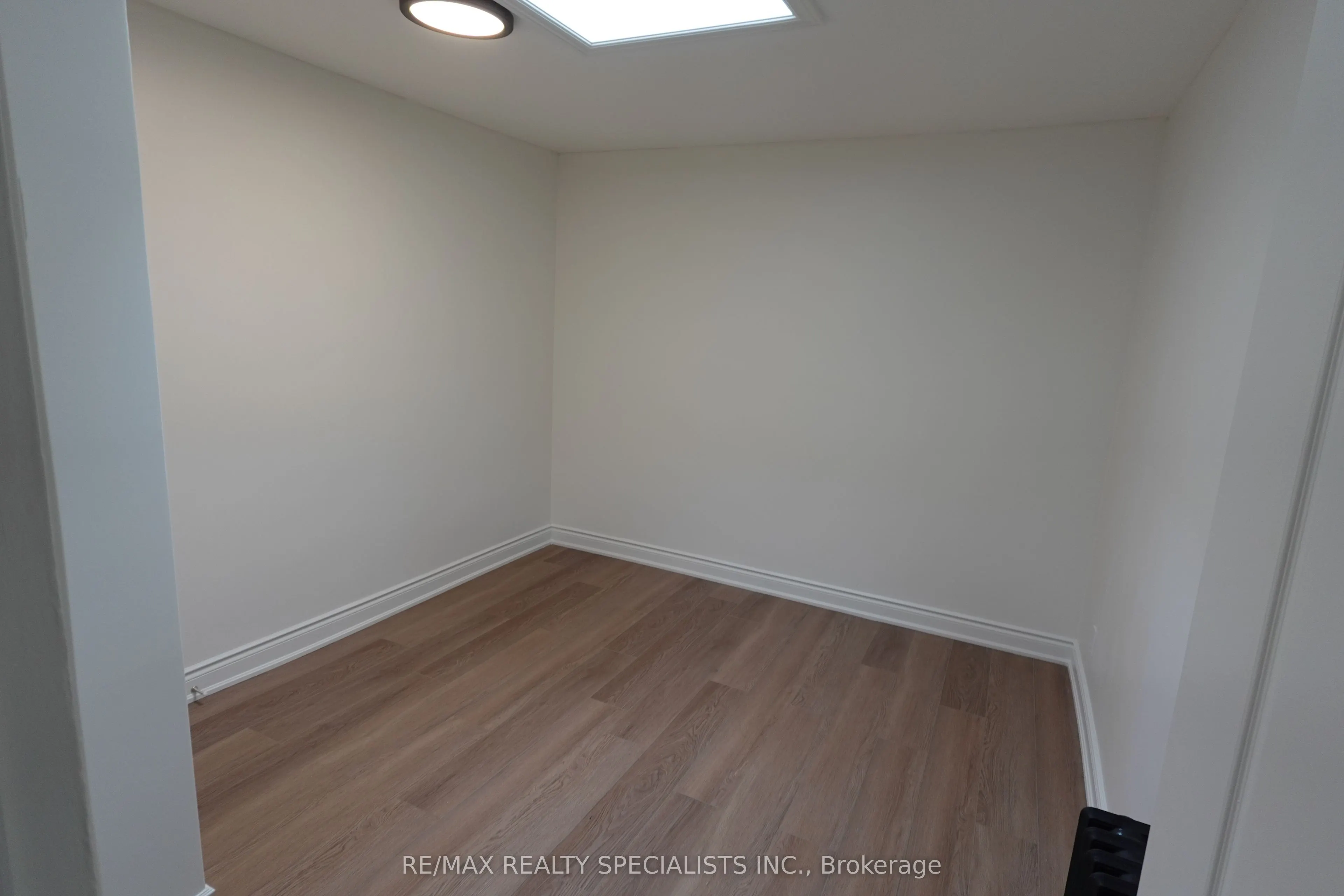 3136 Lake Shore Boulevard W, #2