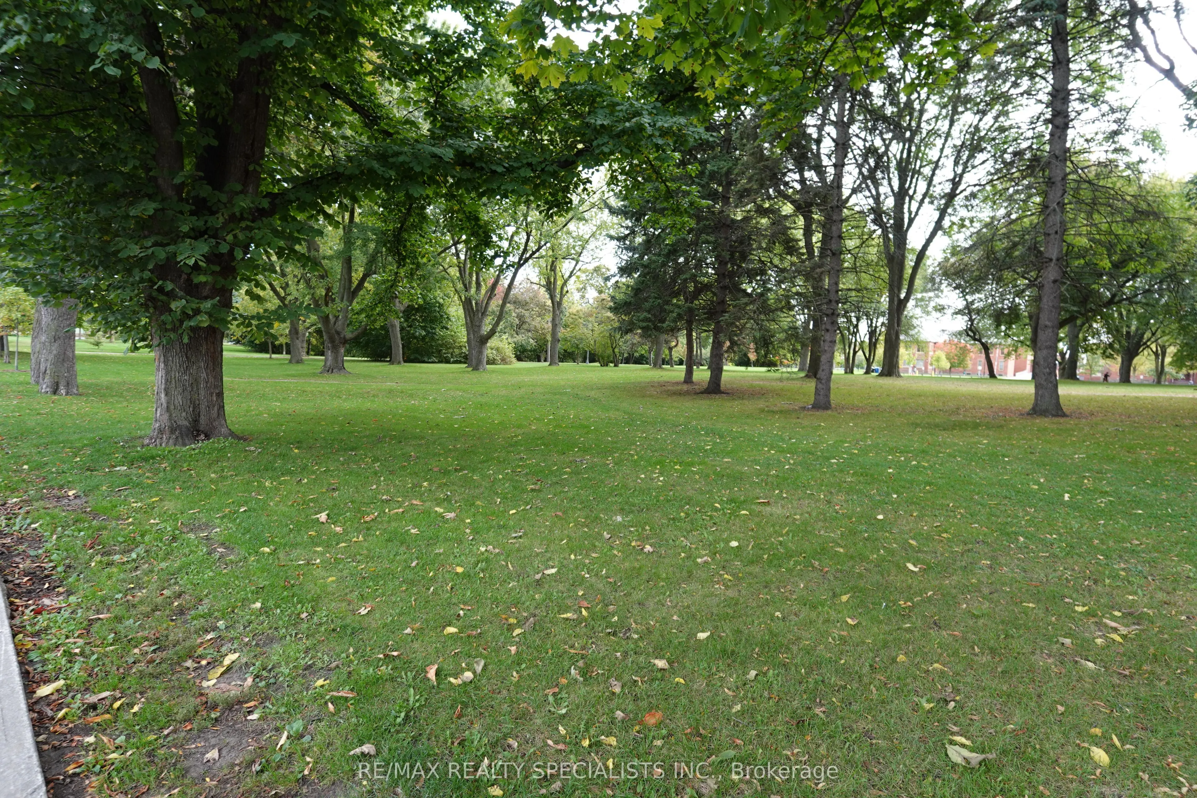 3136 Lake Shore Boulevard W, #2