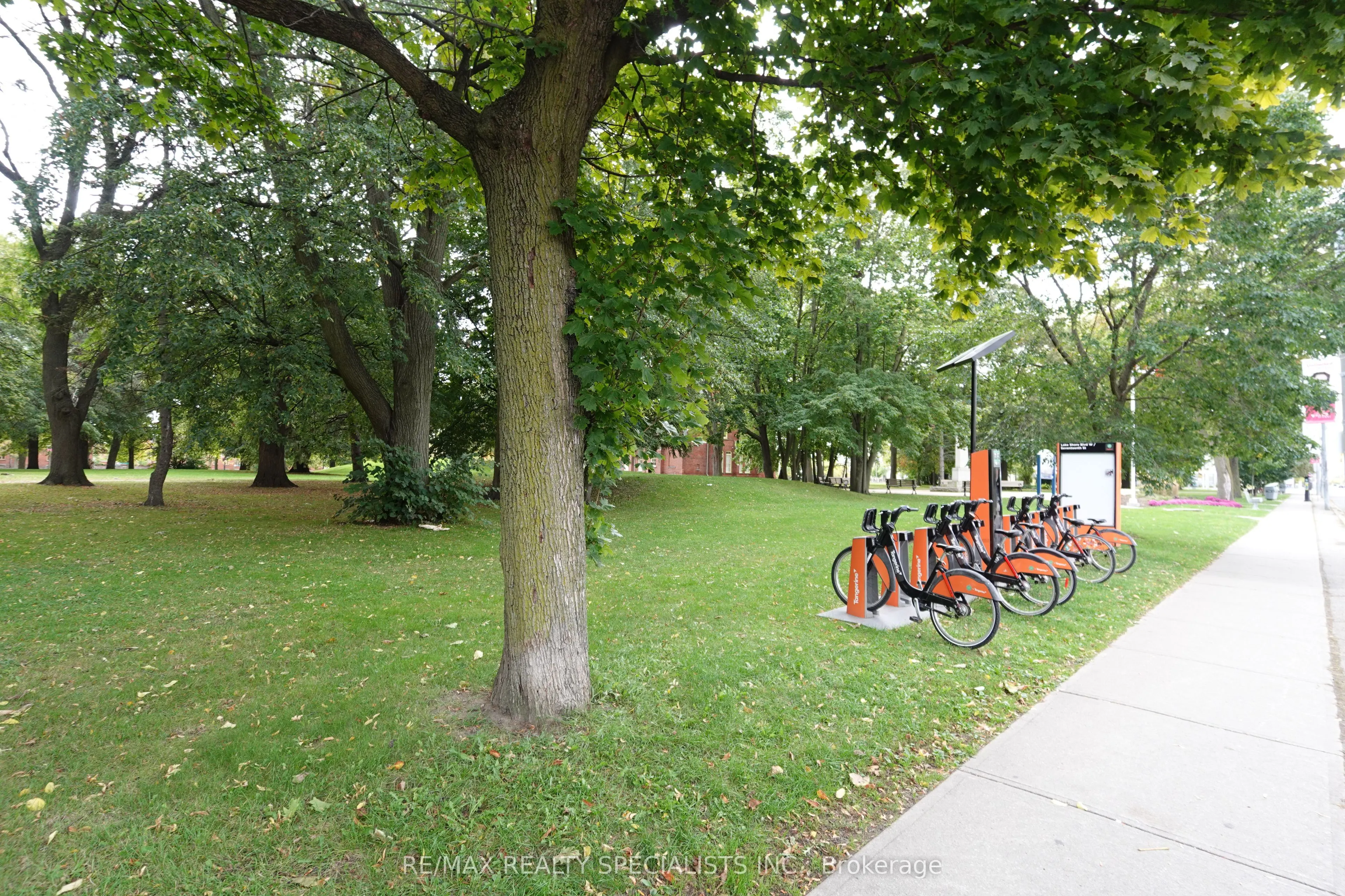 3136 Lake Shore Boulevard W, #2