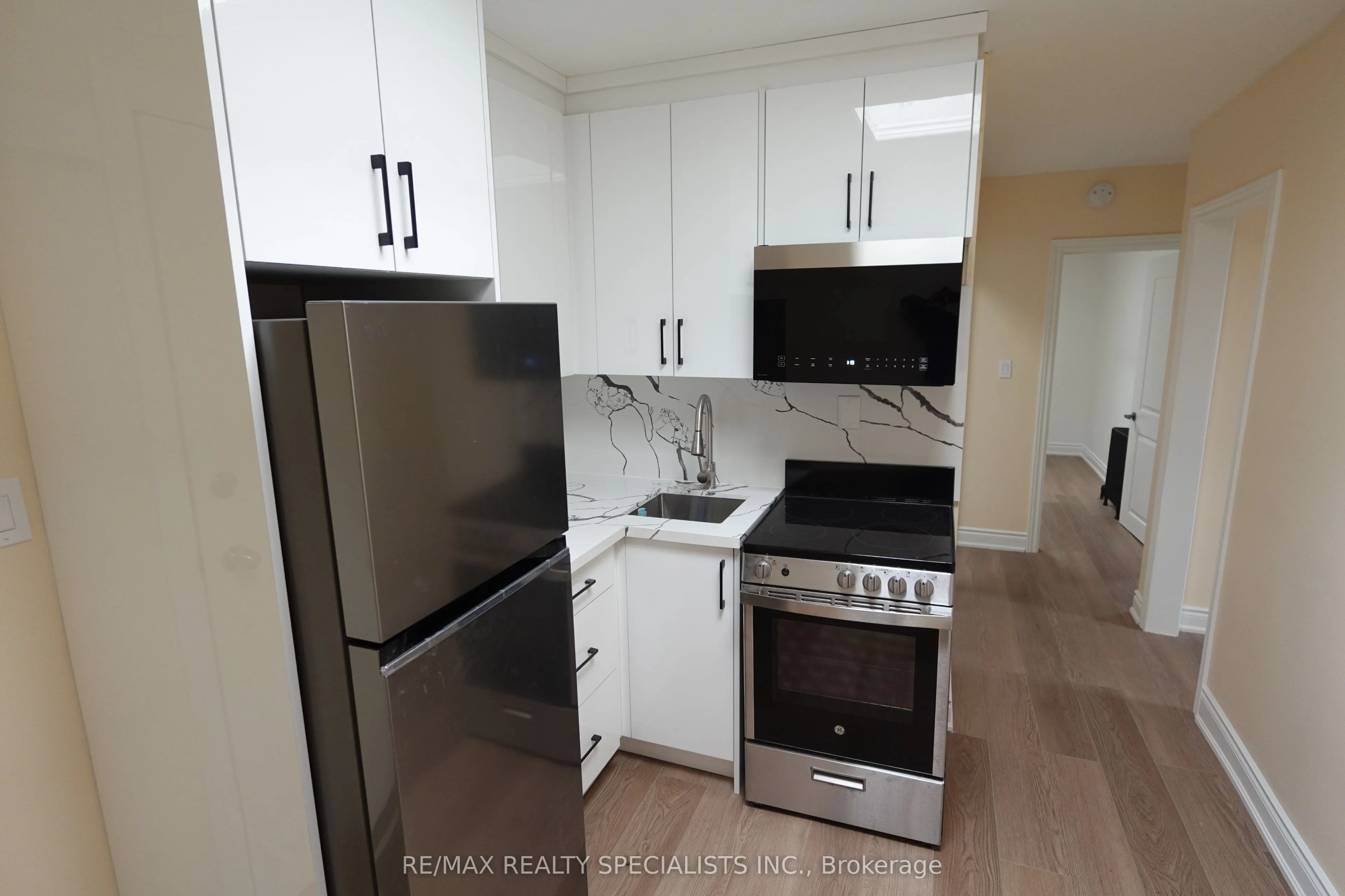 3136 Lake Shore Boulevard W, #2