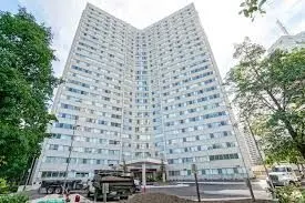3700 Kaneff Crescent, #1003