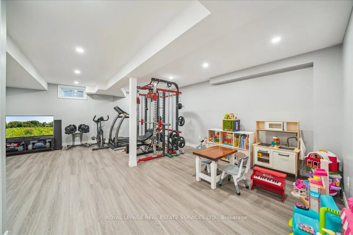 16 Beachville Circle
