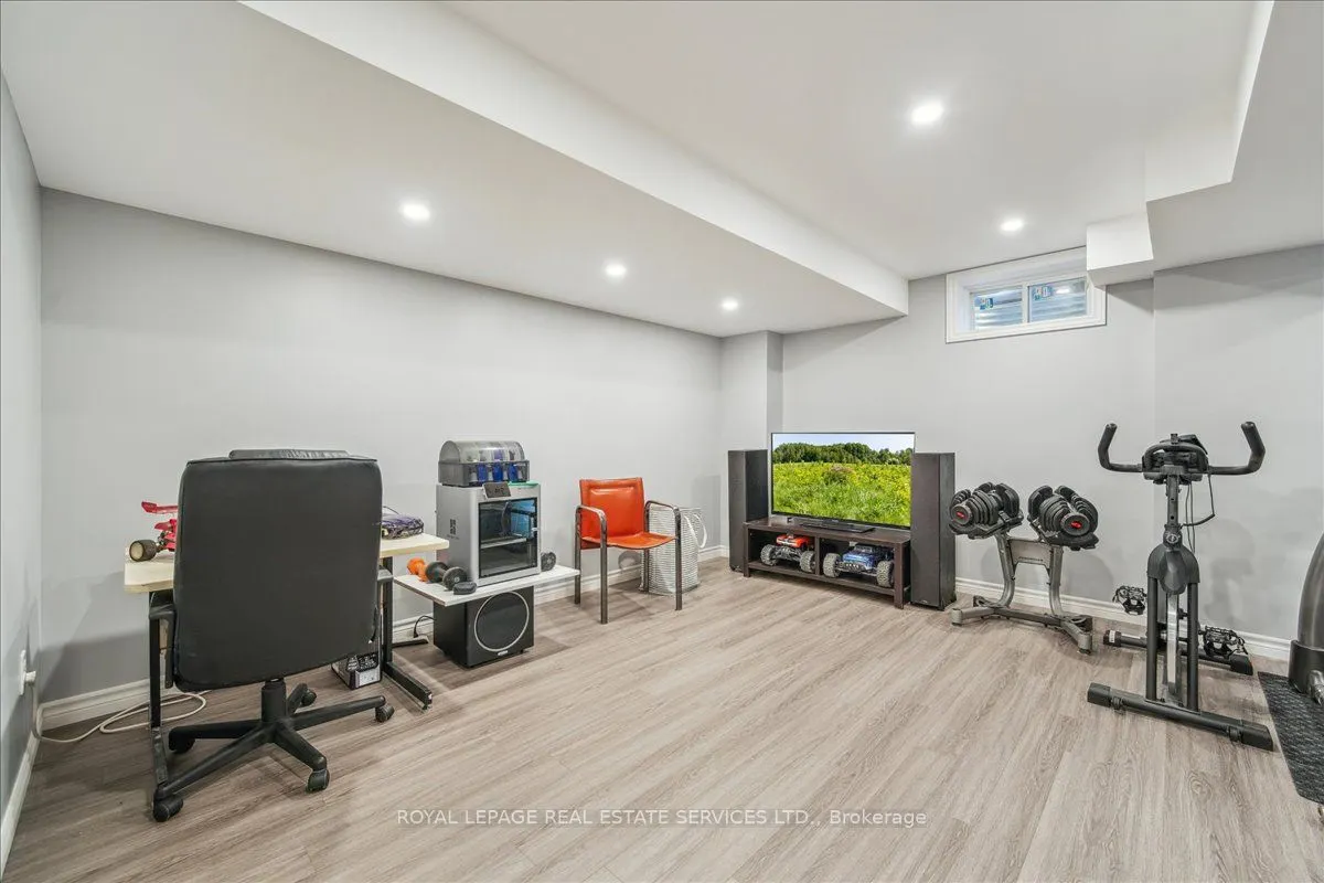 16 Beachville Circle