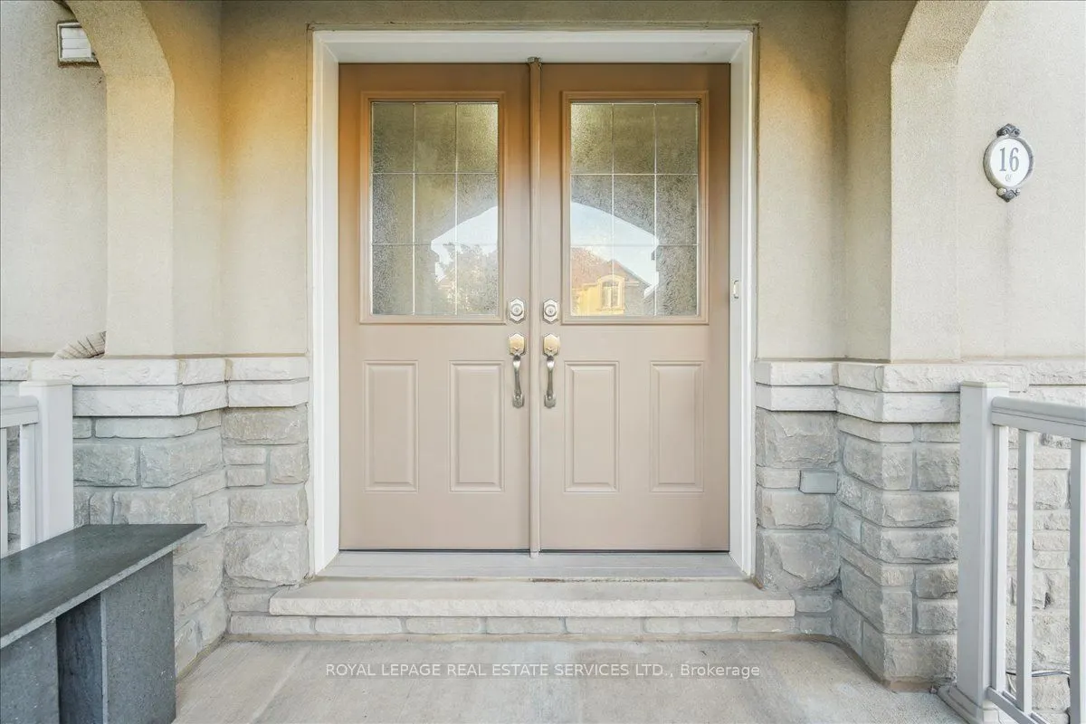 16 Beachville Circle