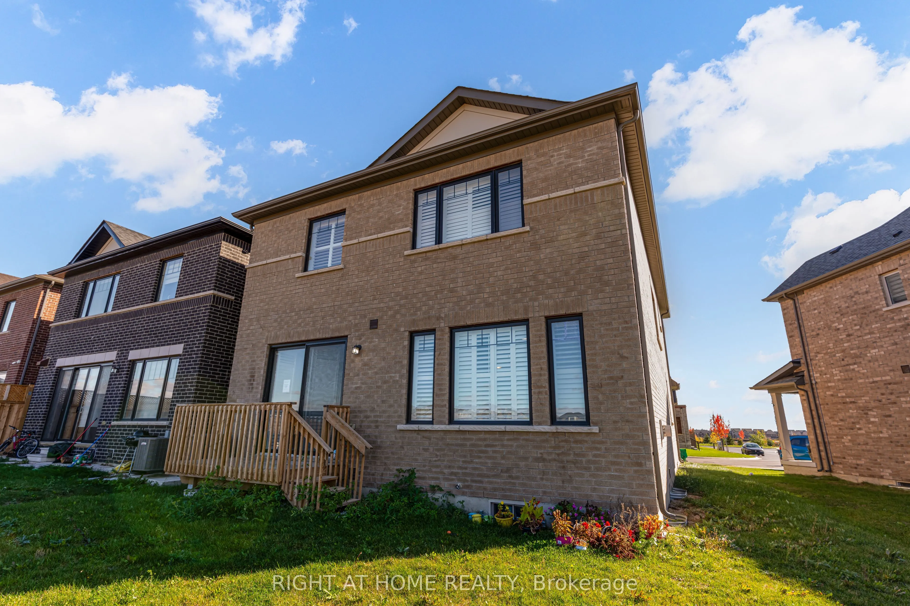 14 Moorhart Crescent