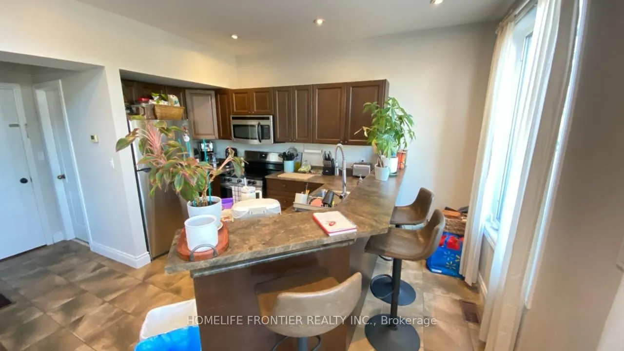 3545 Lake Shore Boulevard W, #103