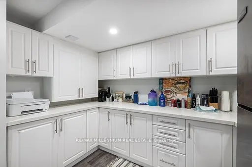 828 Herman Way