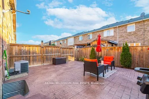 828 Herman Way
