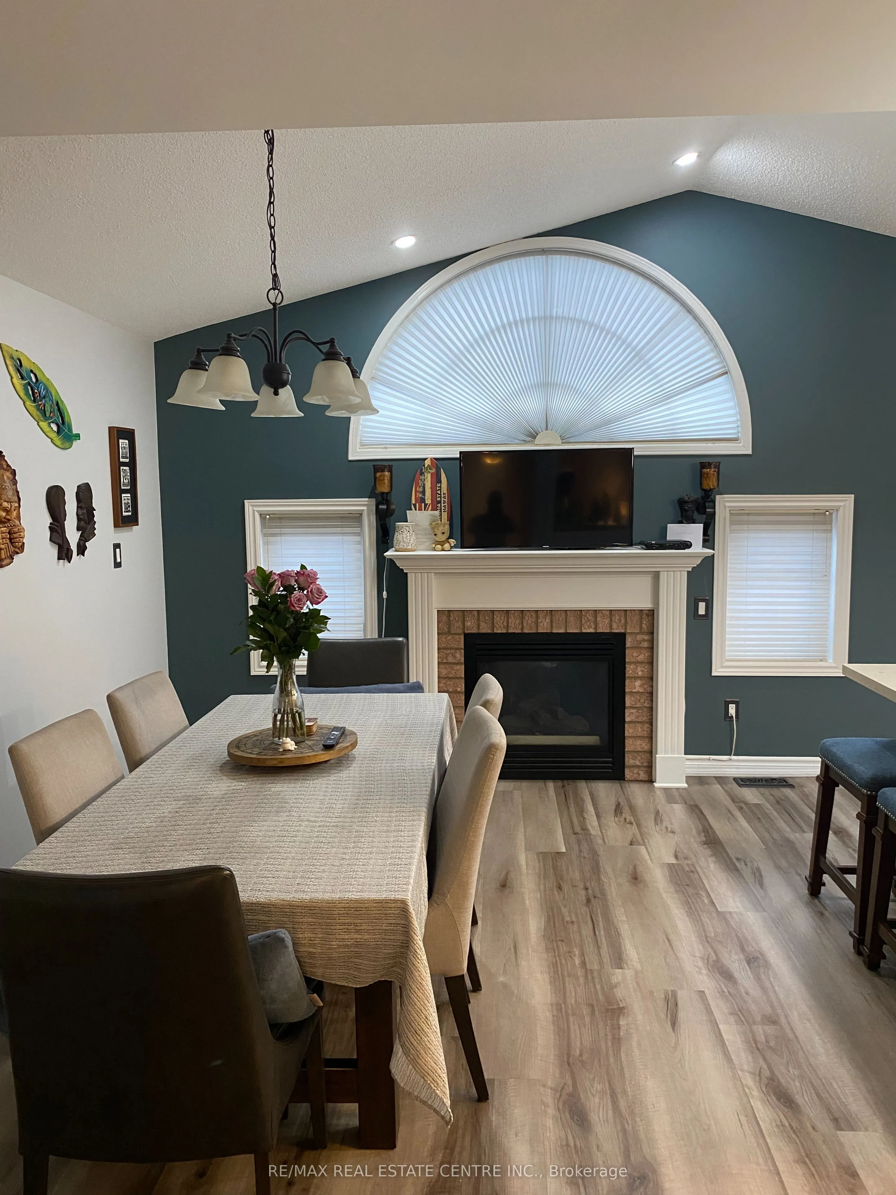 39 Fiddleneck Crescent