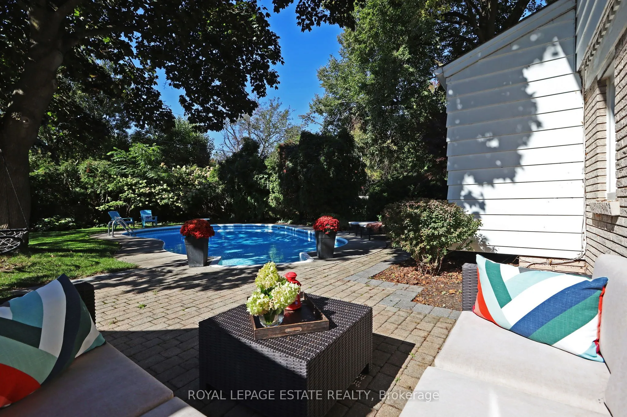 4231 Dunvegan Road