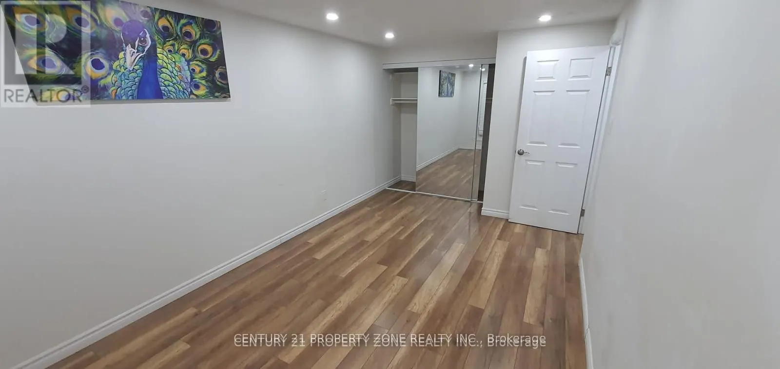 68 Hoskins Square