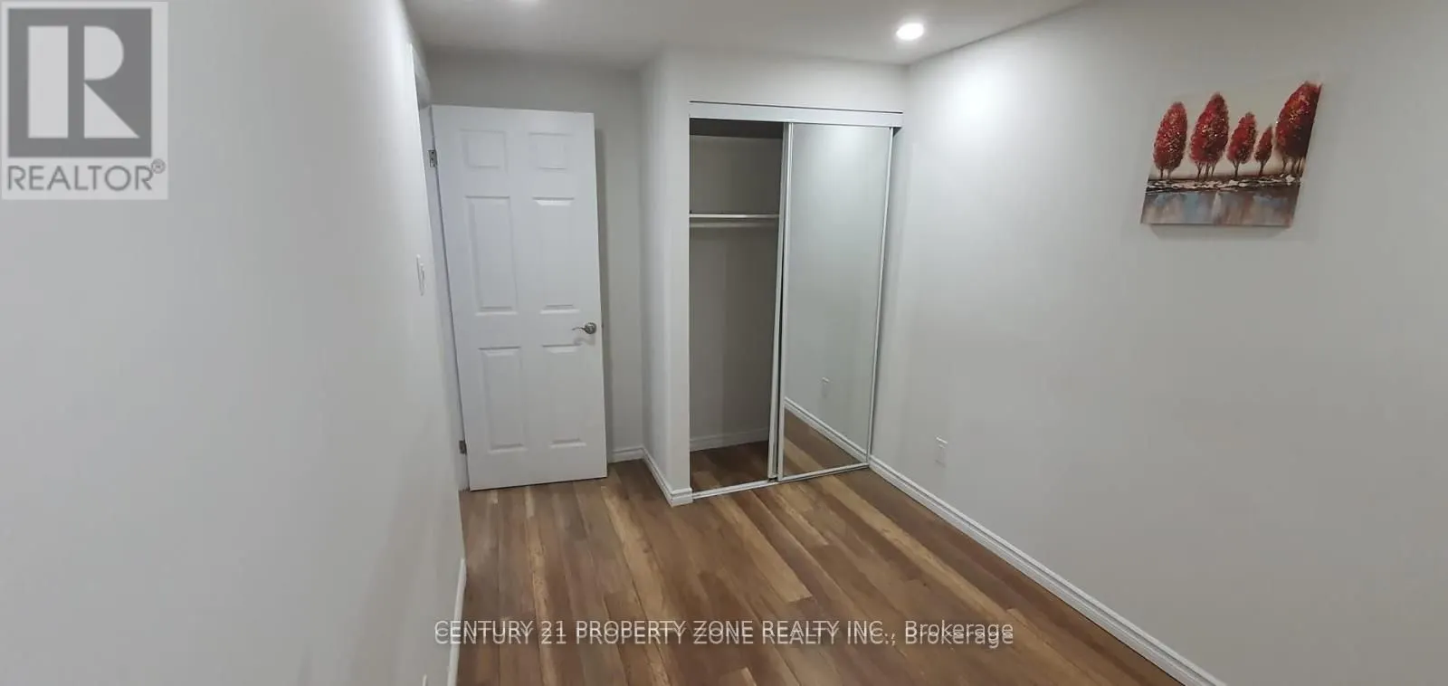 68 Hoskins Square