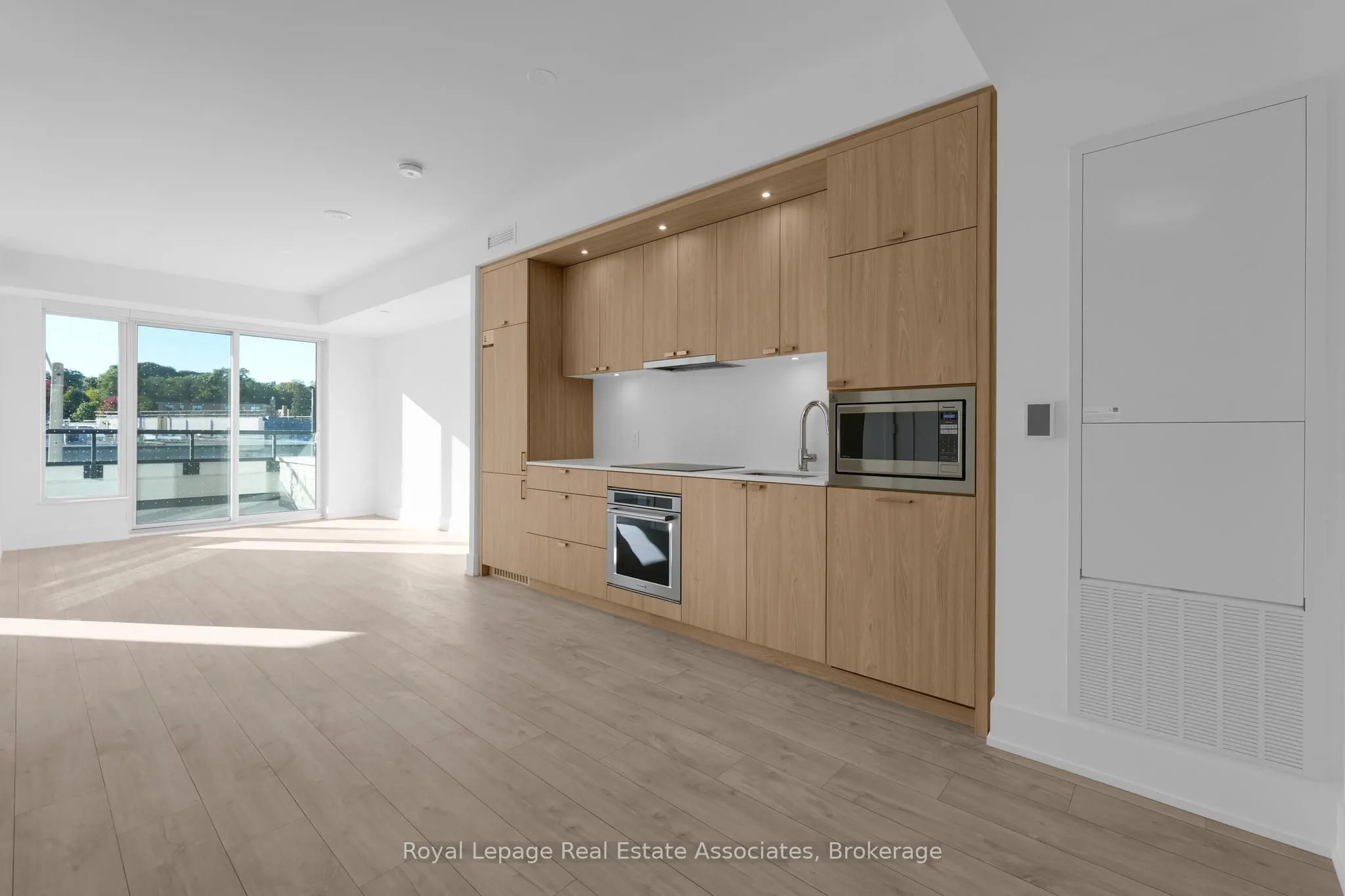 259 The Kingsway, #216