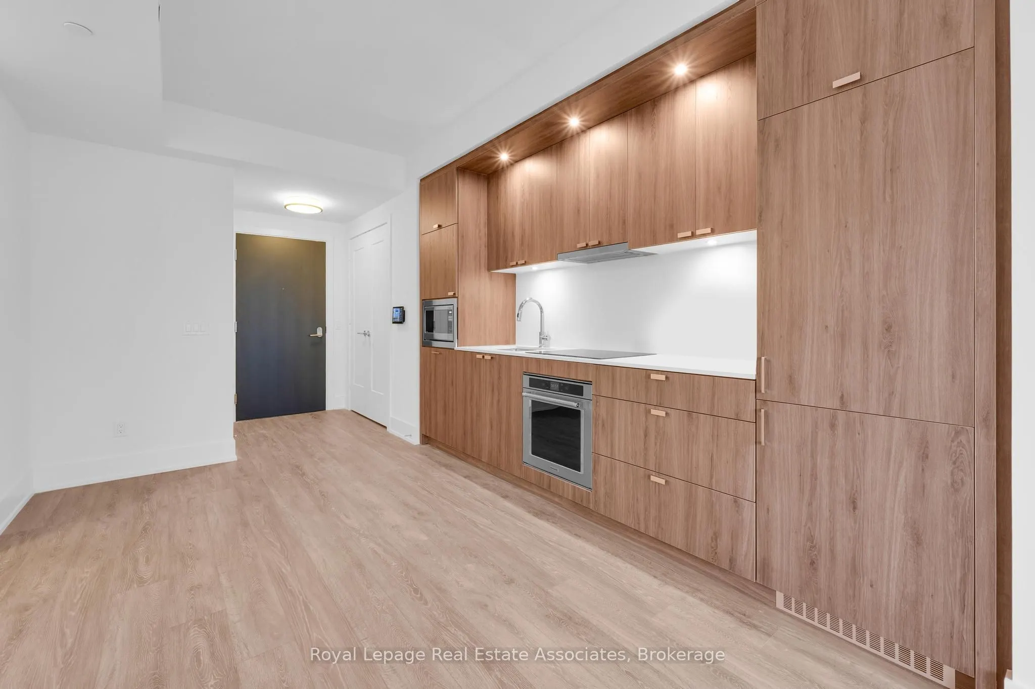 259 The Kingsway, #403
