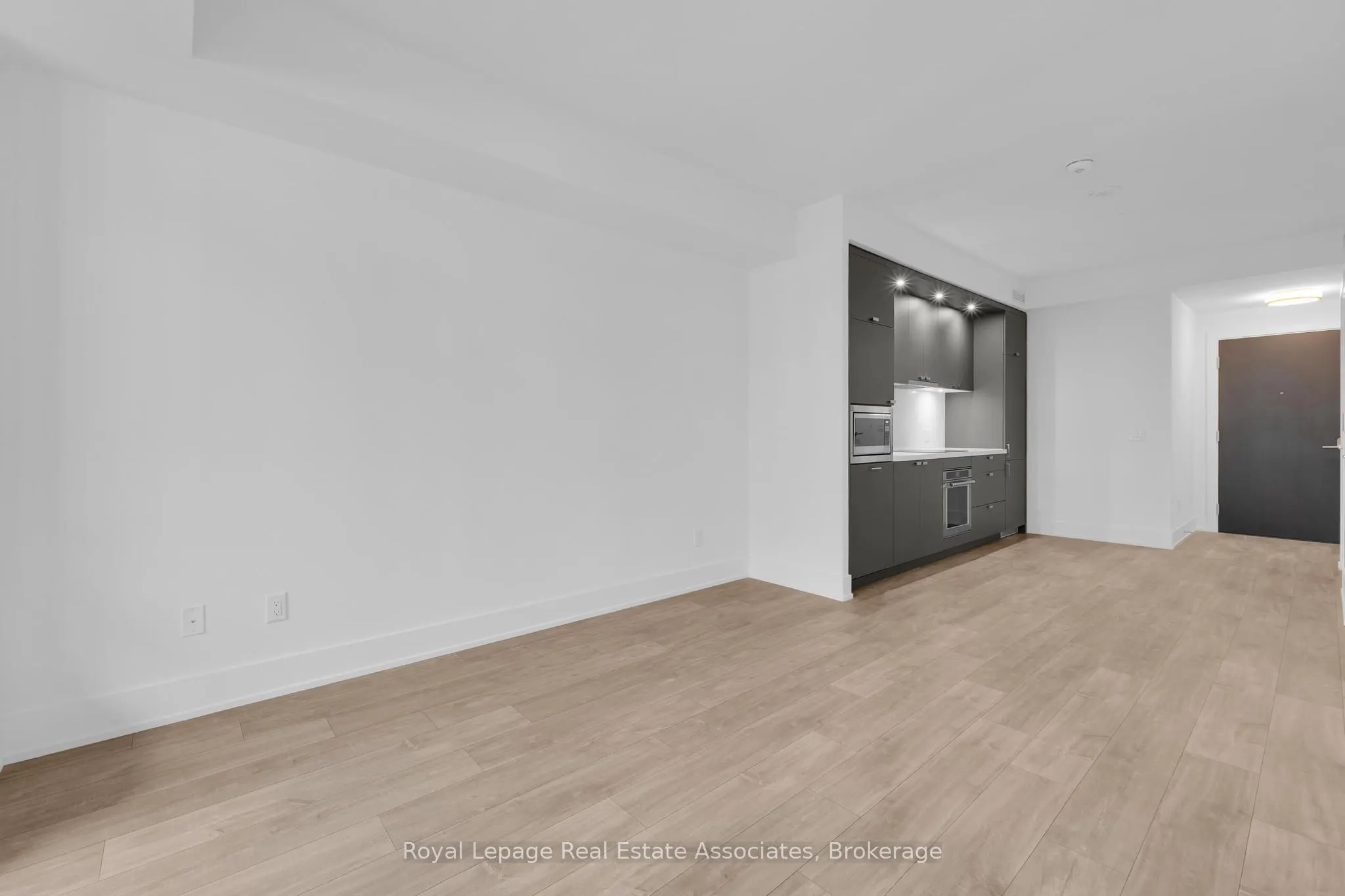 259 The Kingsway, #404