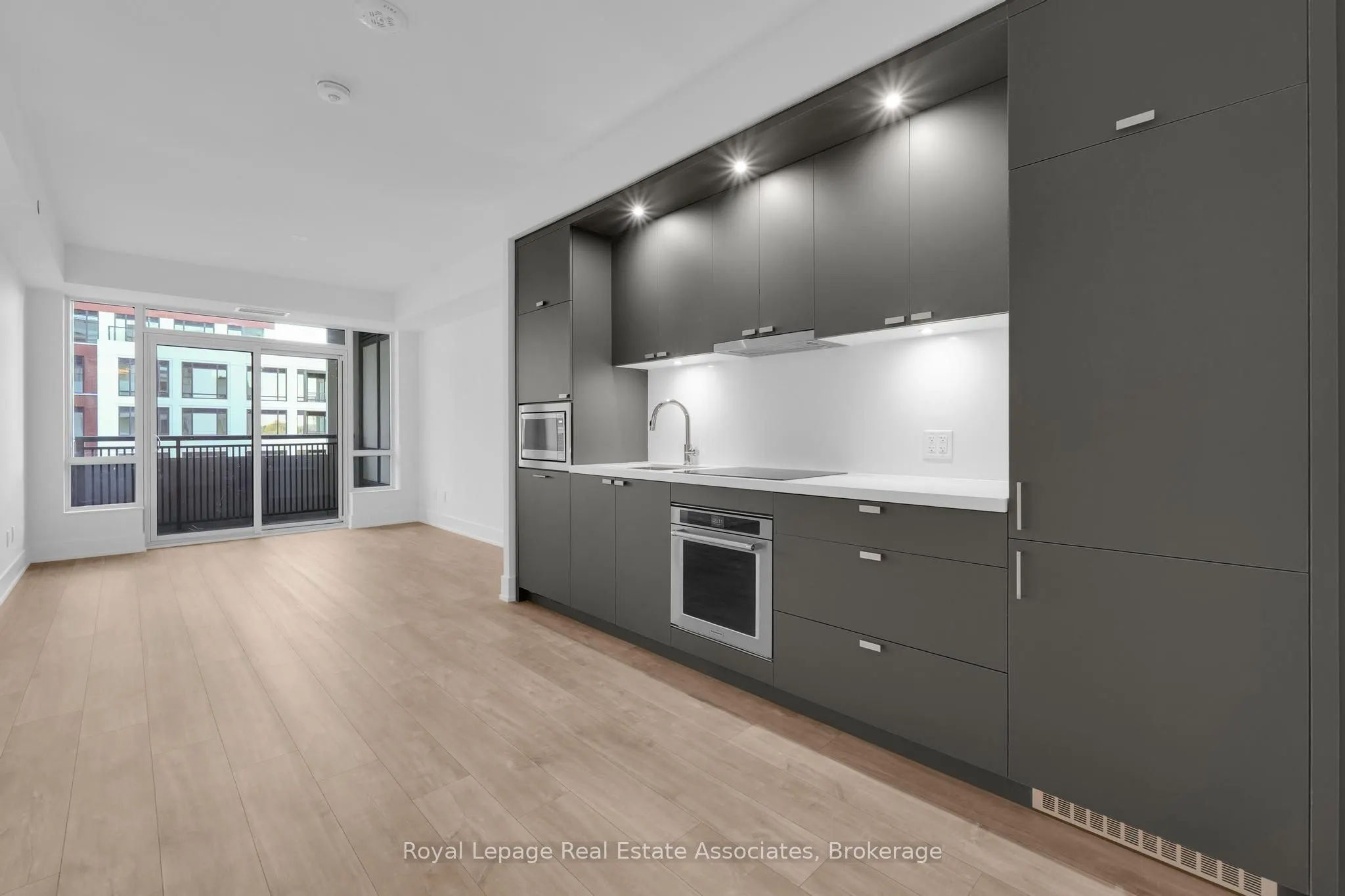 259 The Kingsway, #404