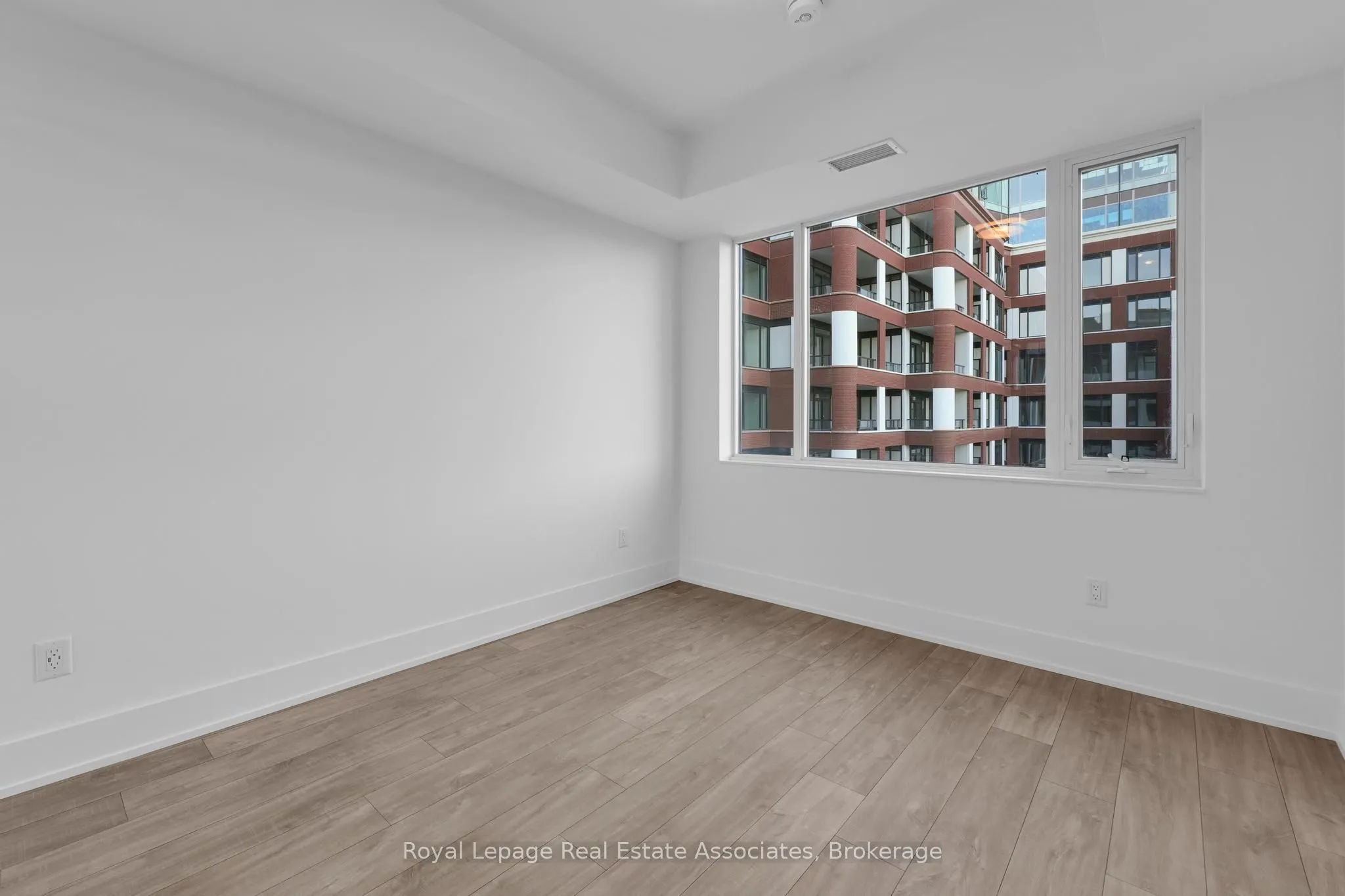259 The Kingsway, #404