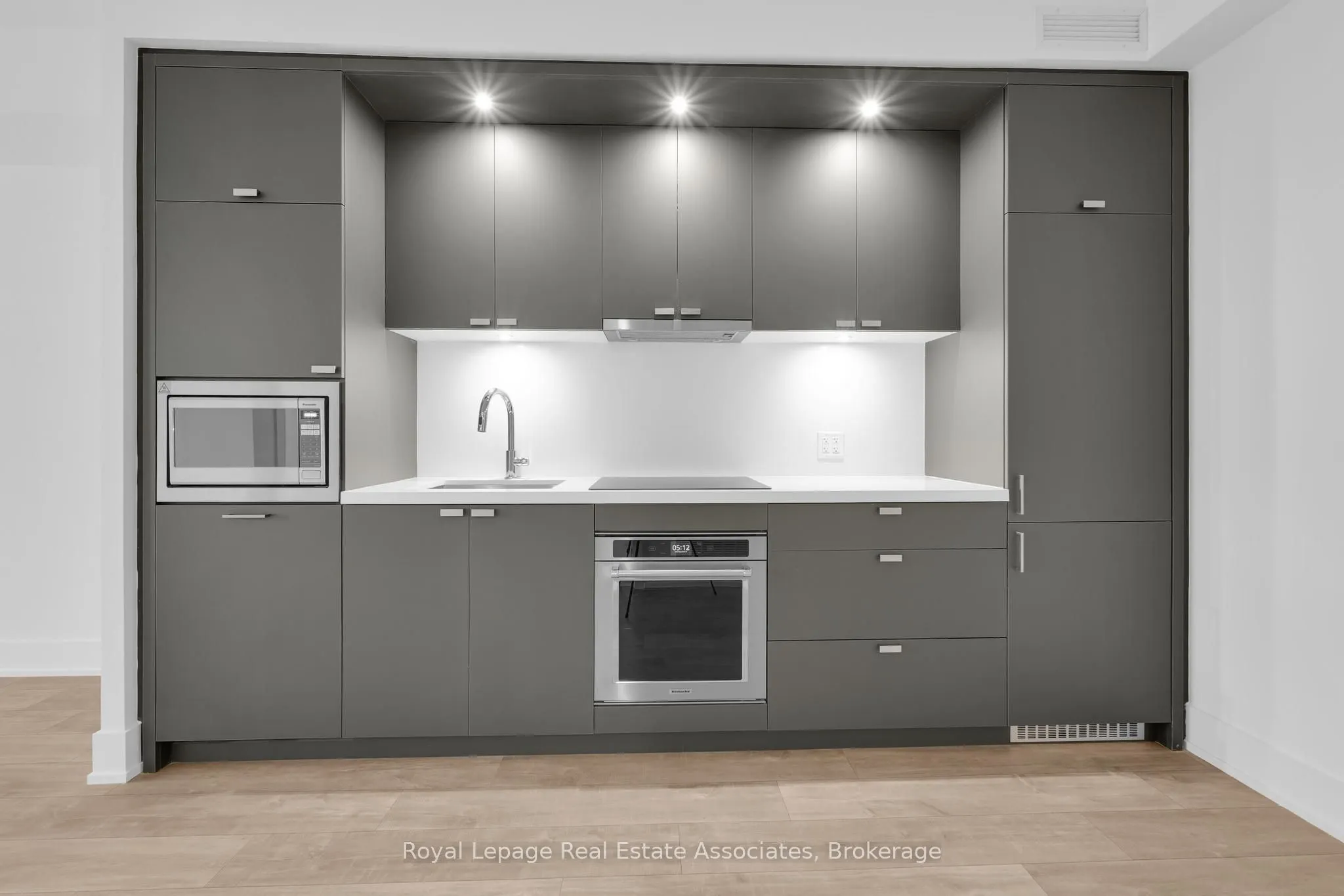 259 The Kingsway, #404