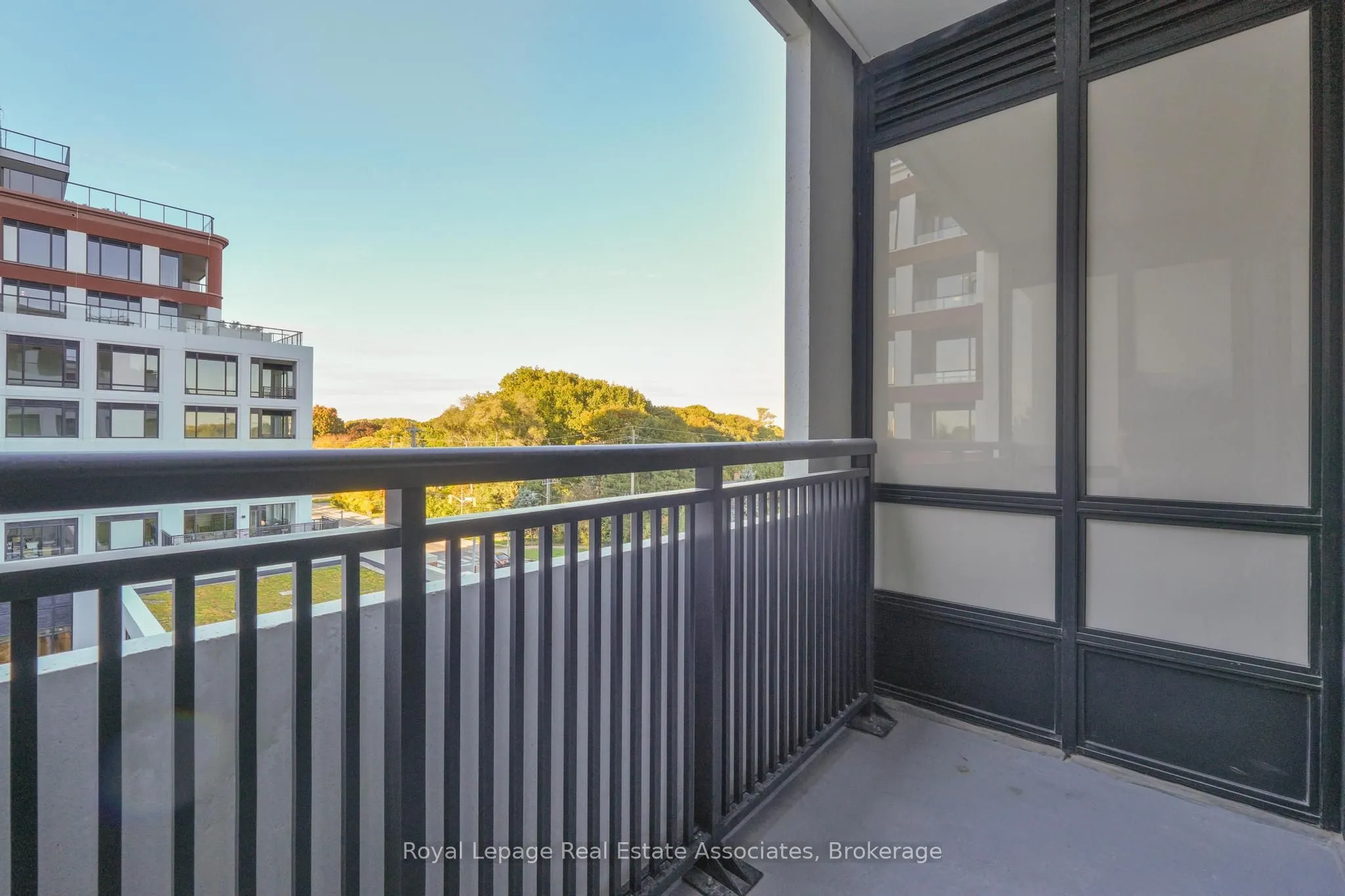259 The Kingsway, #404