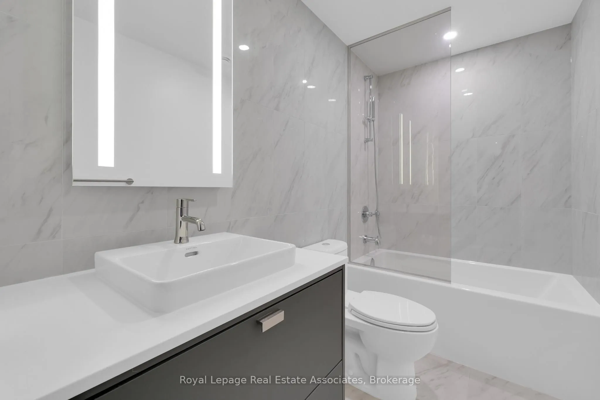 259 The Kingsway, #404