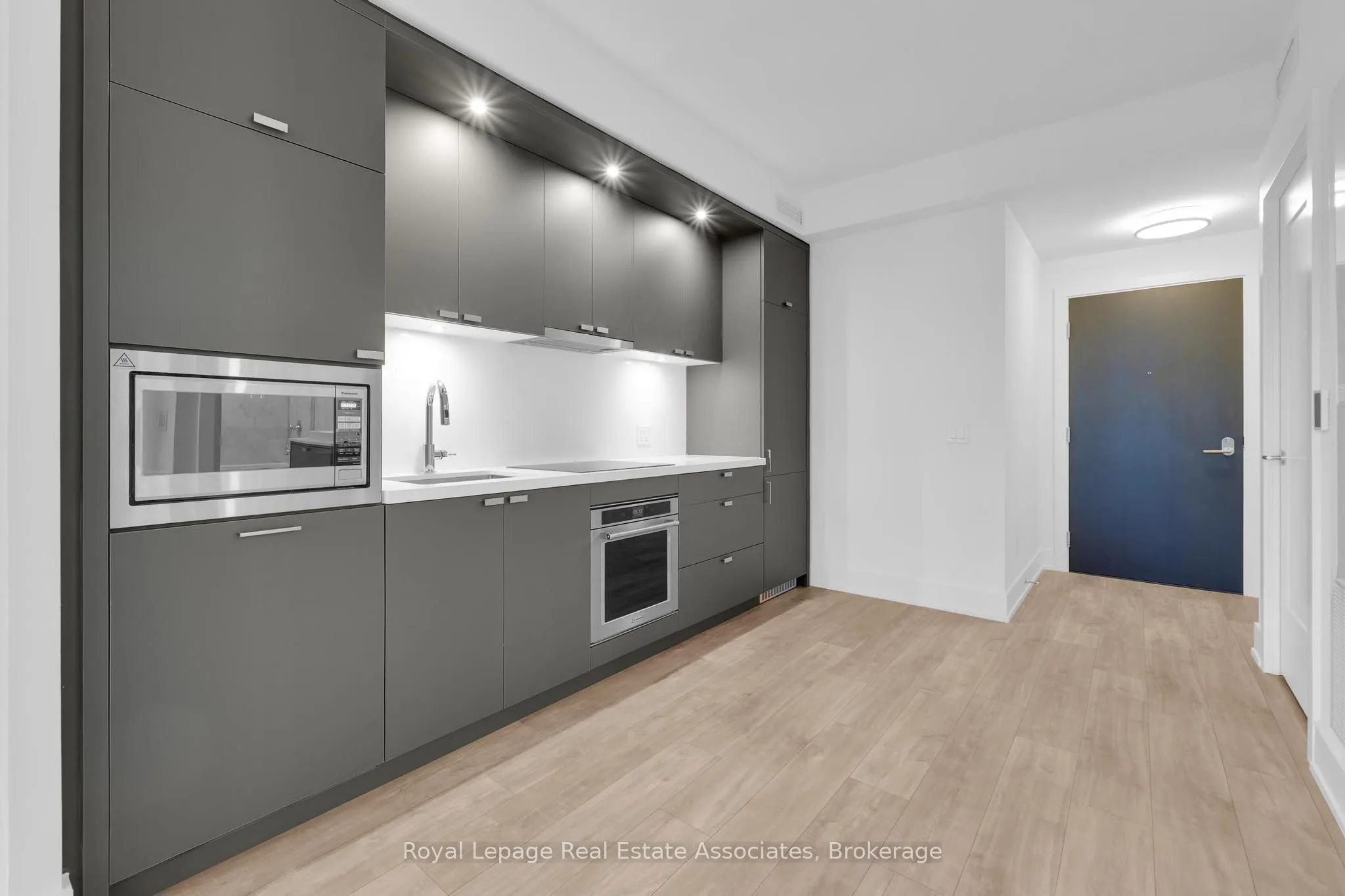 259 The Kingsway, #404
