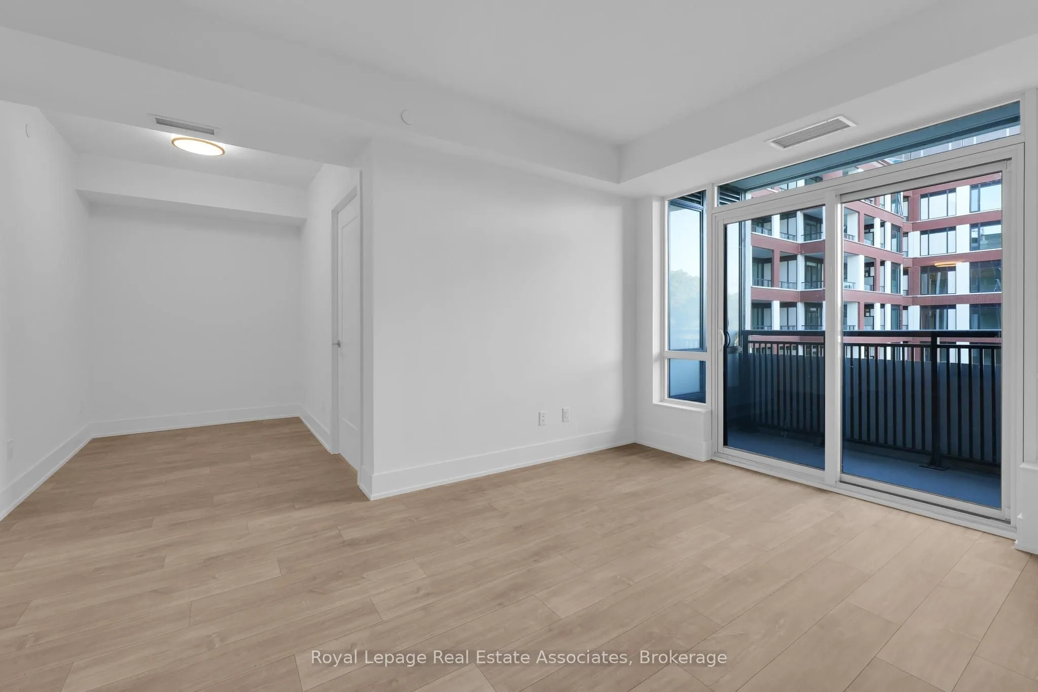 259 The Kingsway, #404