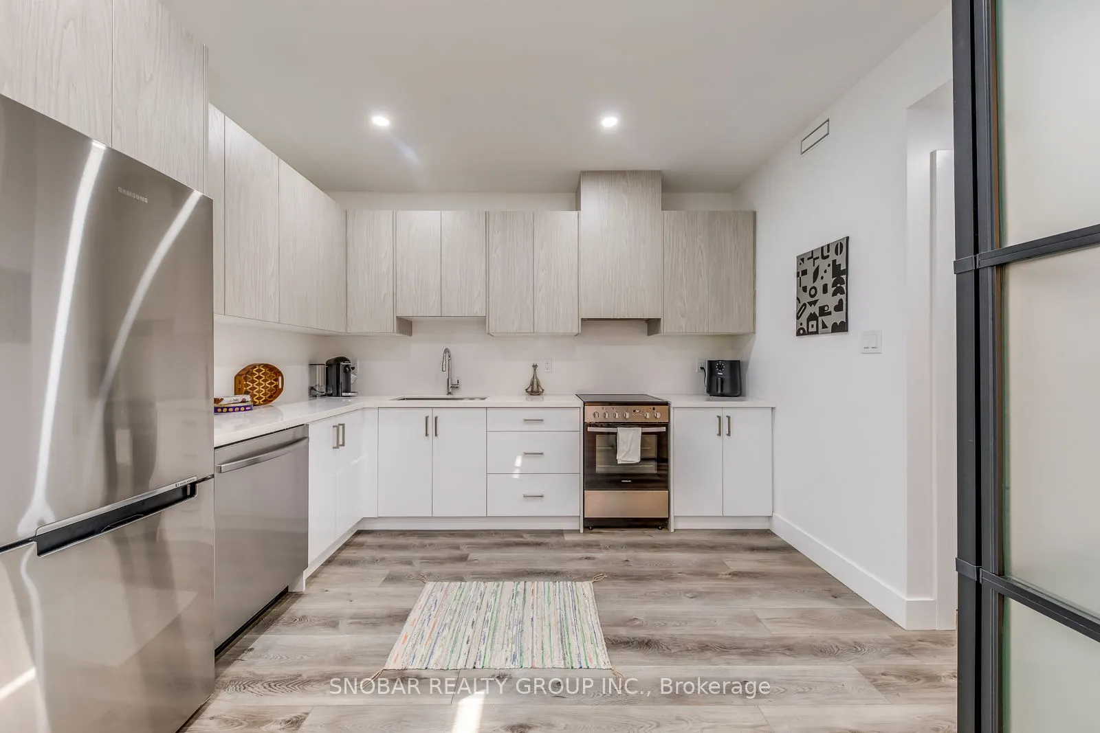 19 Hatfield (Lower #3) Crescent