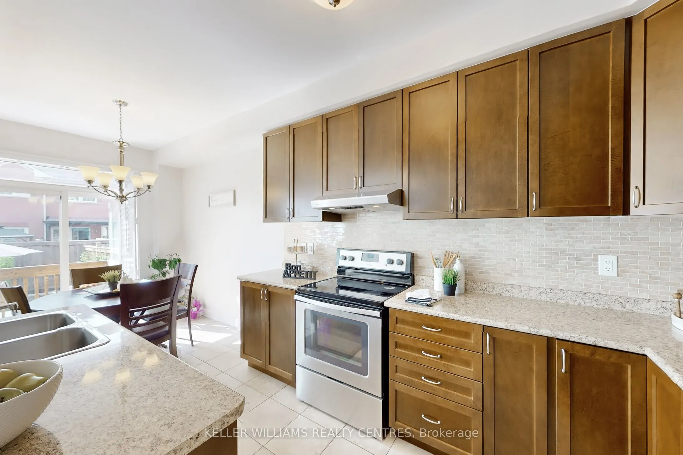 19 Diamond Leaf Lane