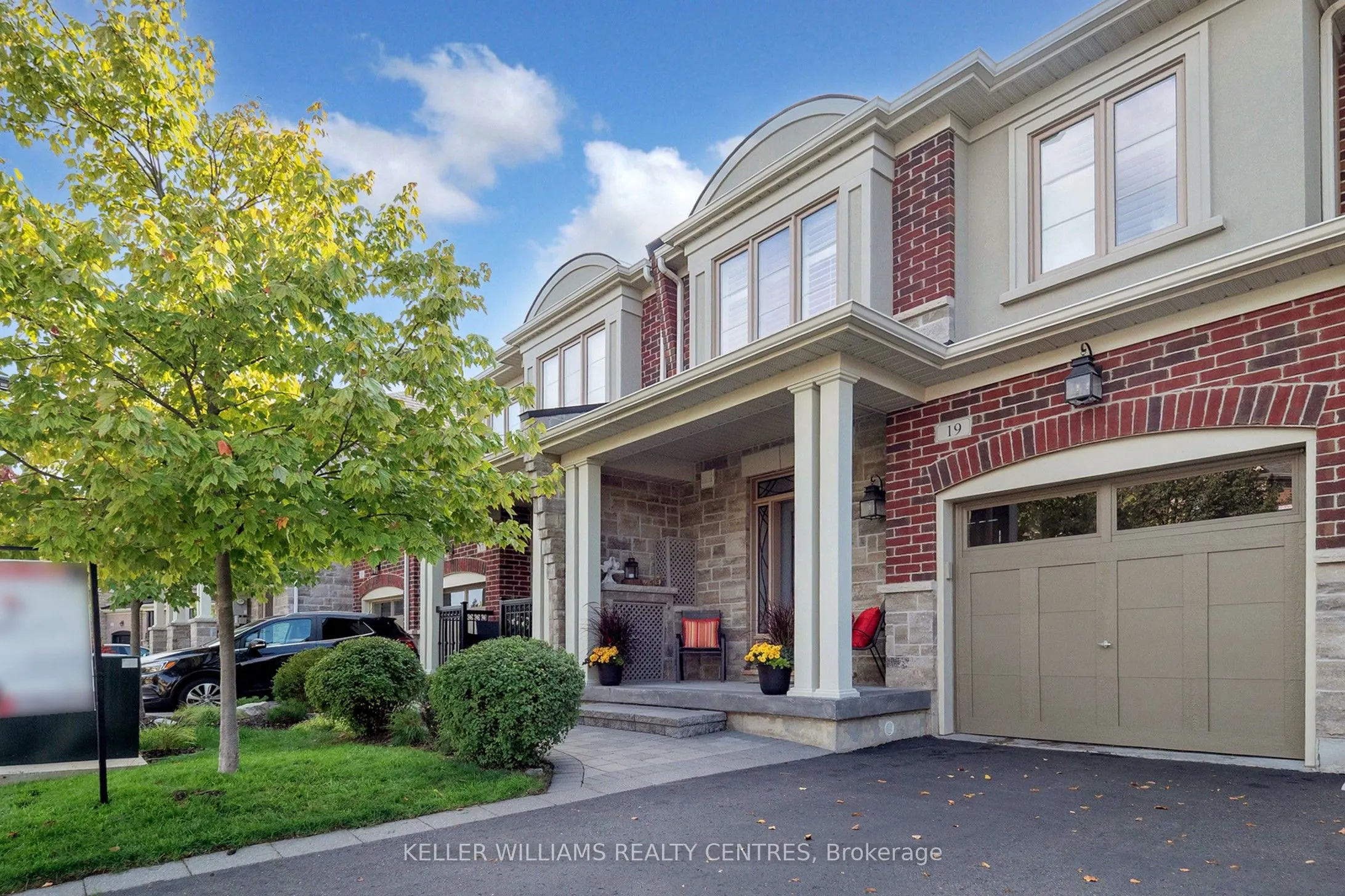 19 Diamond Leaf Lane