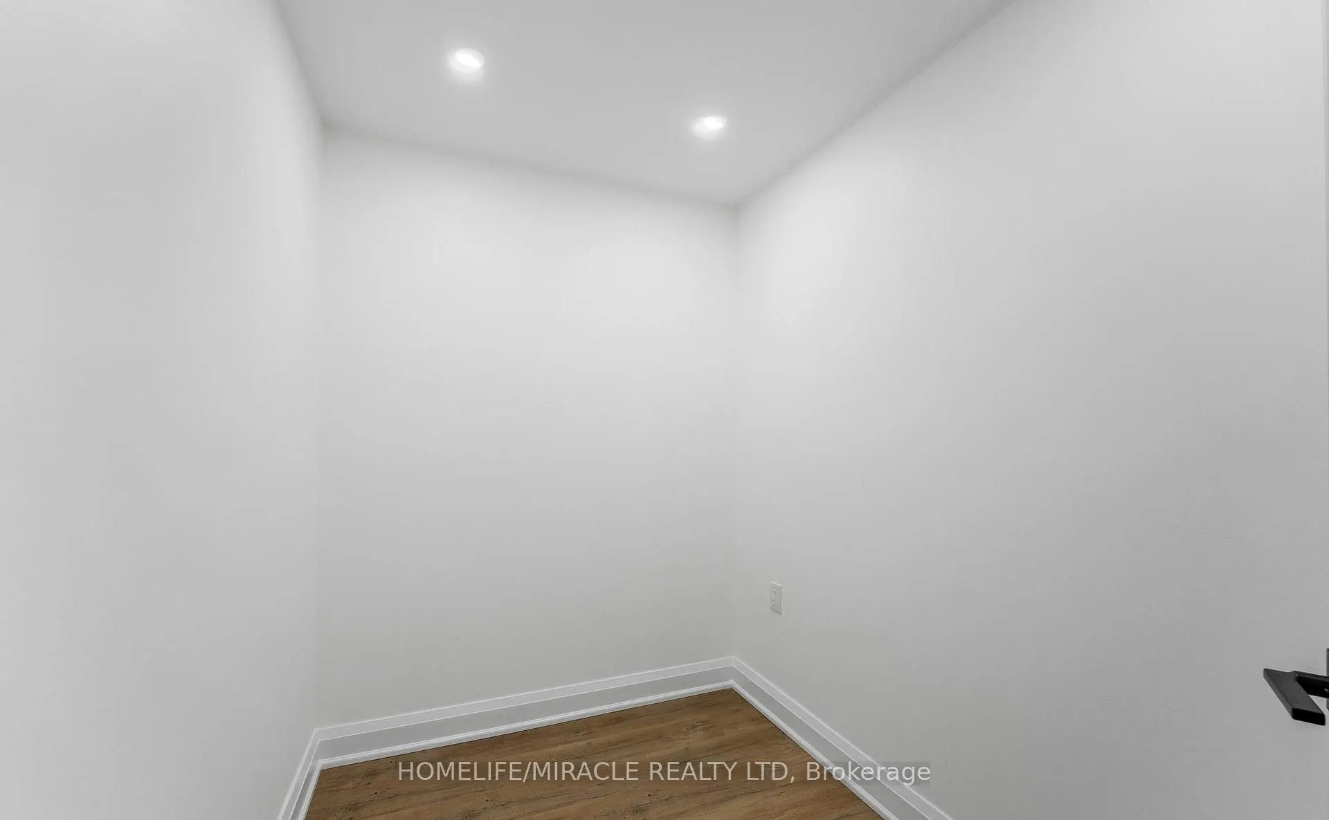 18 Knightsbridge Road, #2605
