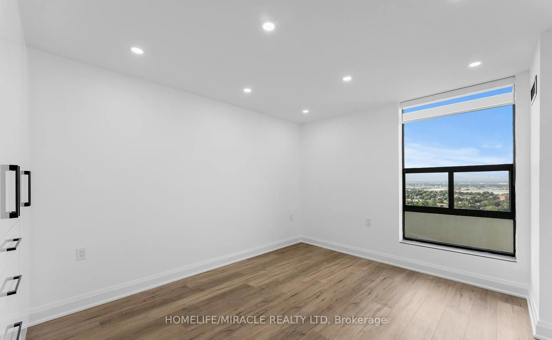 18 Knightsbridge Road, #2605