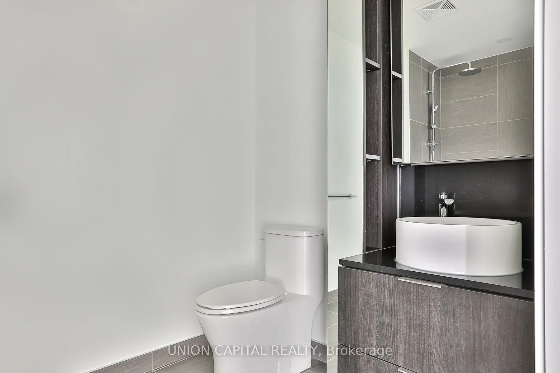 28 Ann Street, #1002