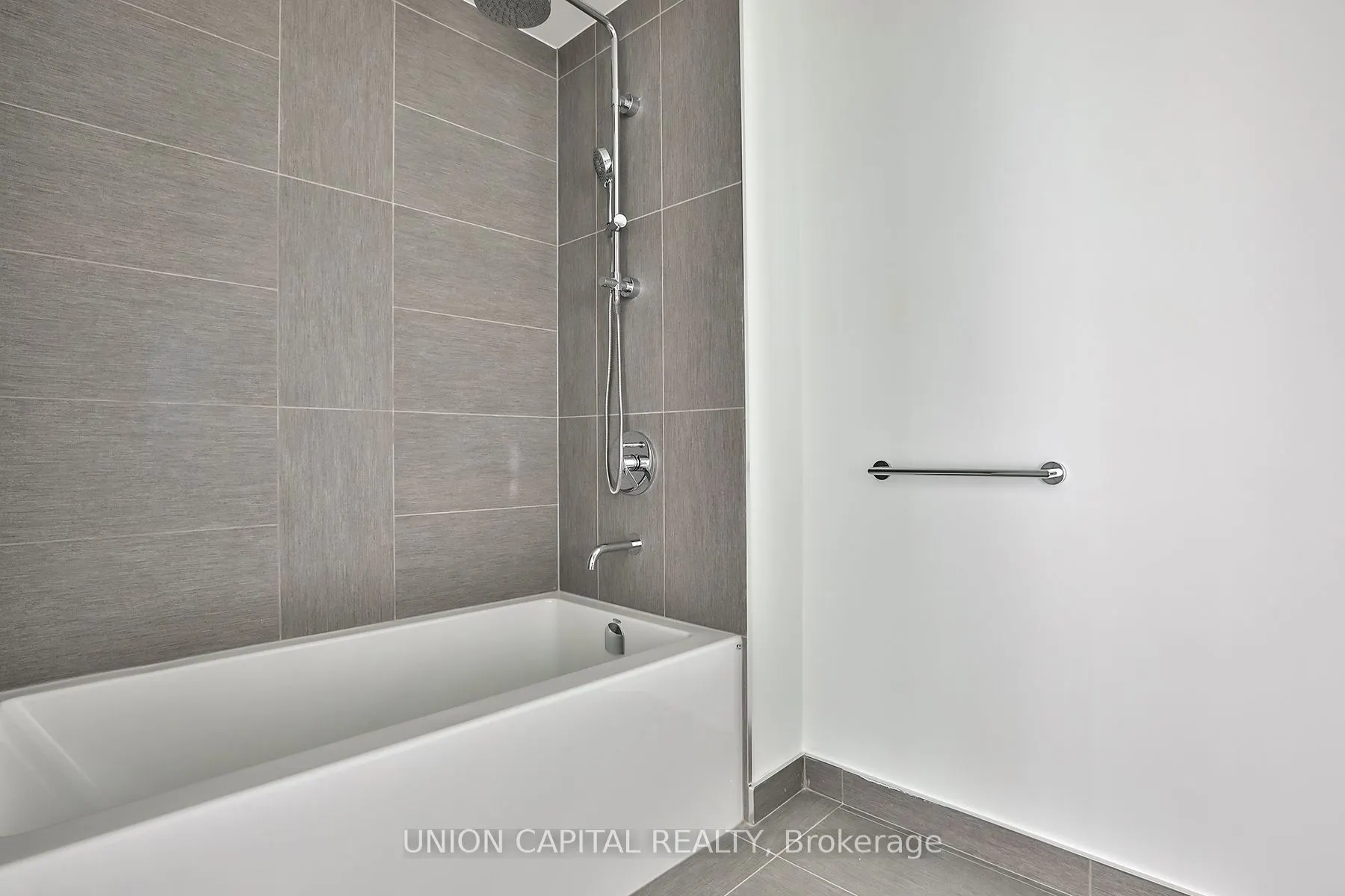 28 Ann Street, #1002