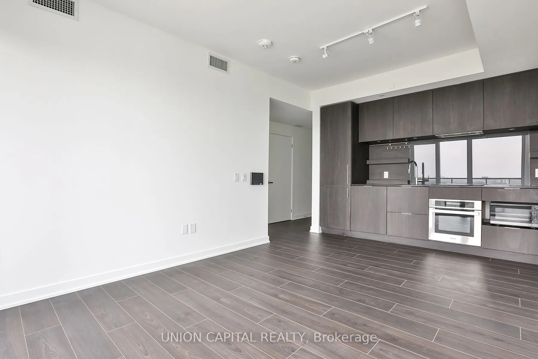 28 Ann Street, #1002