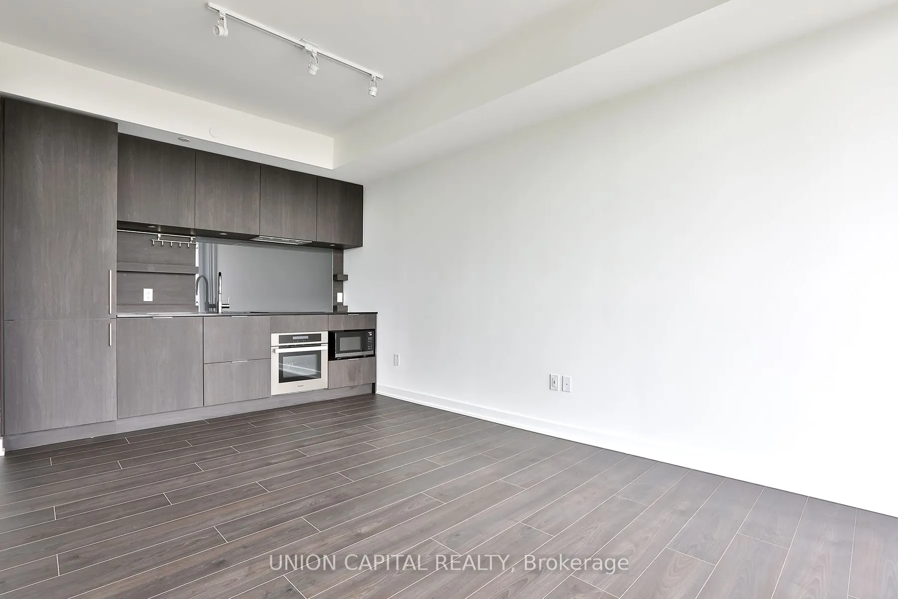 28 Ann Street, #1002