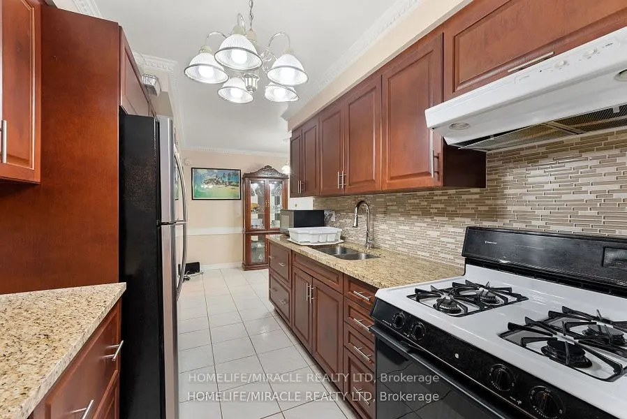 85 Autumn Boulevard