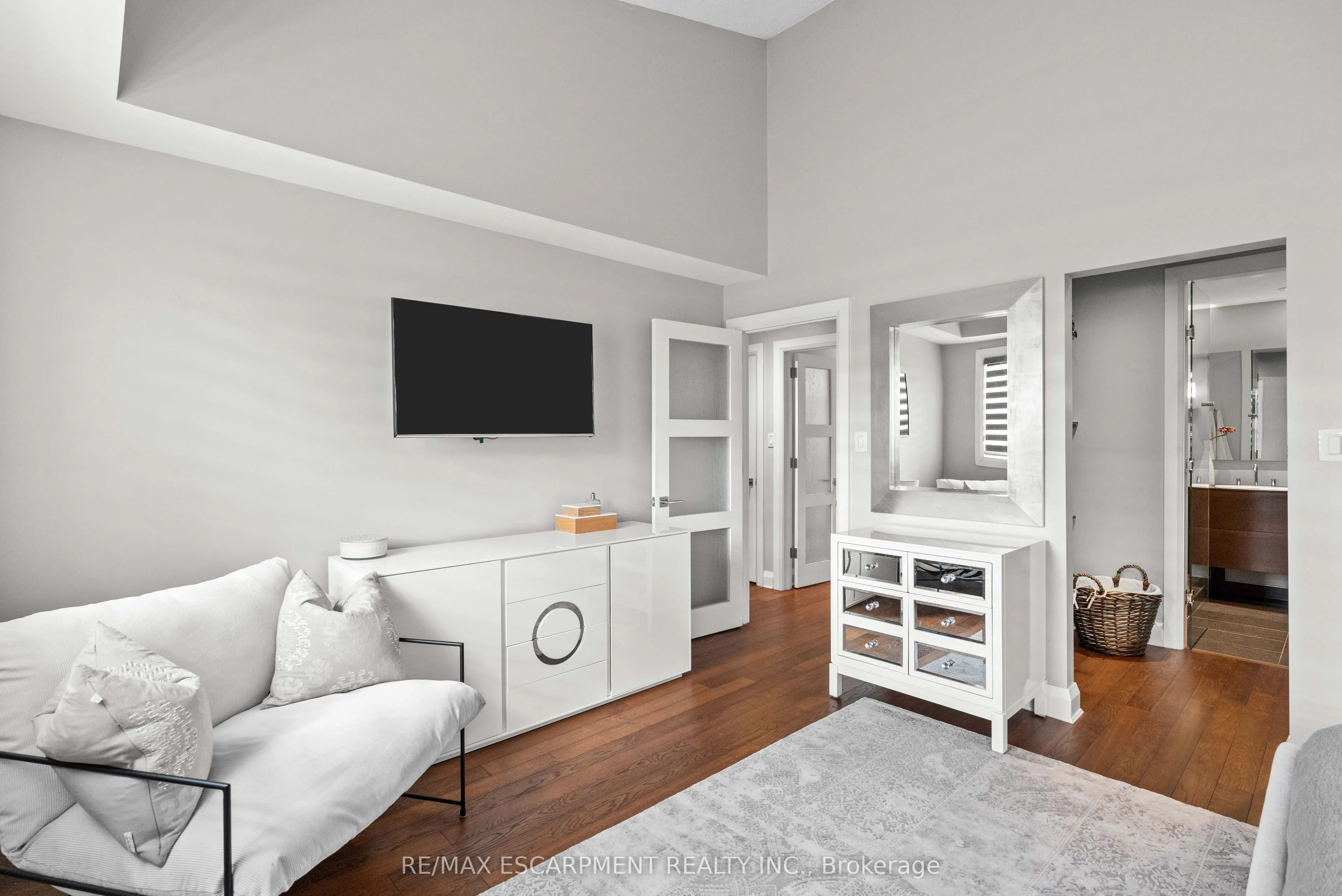 3230 New Street, #3