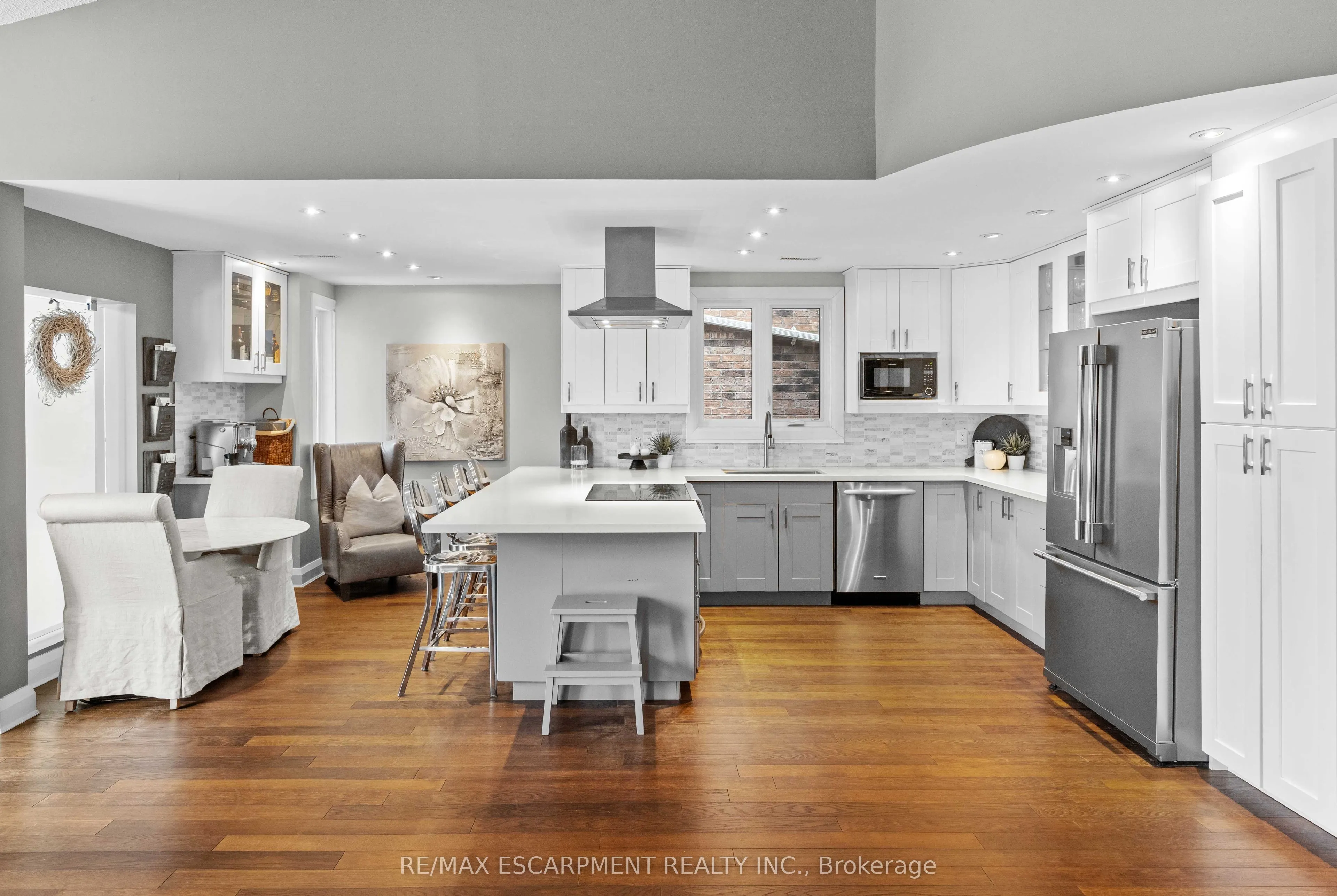 3230 New Street, #3