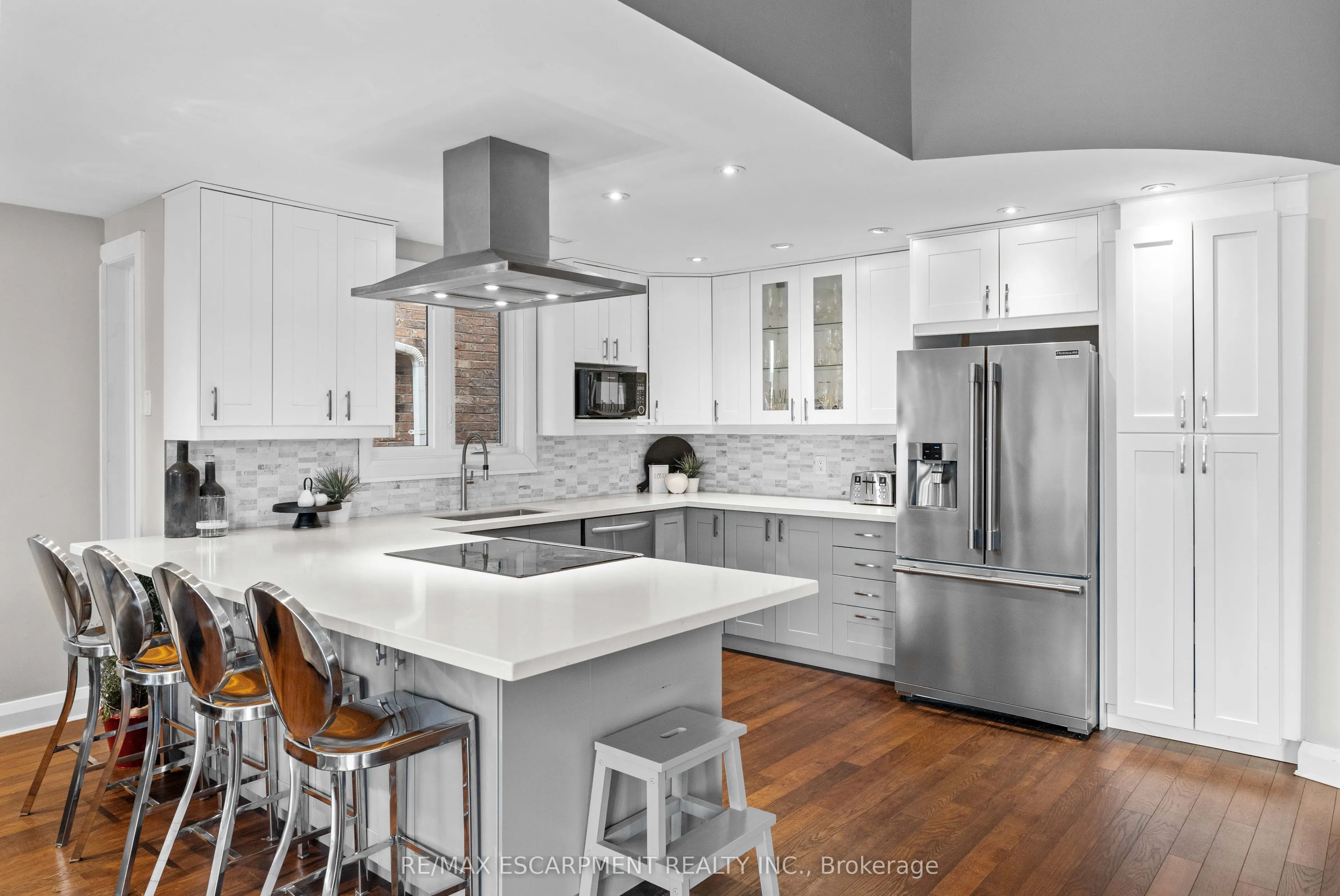 3230 New Street, #3