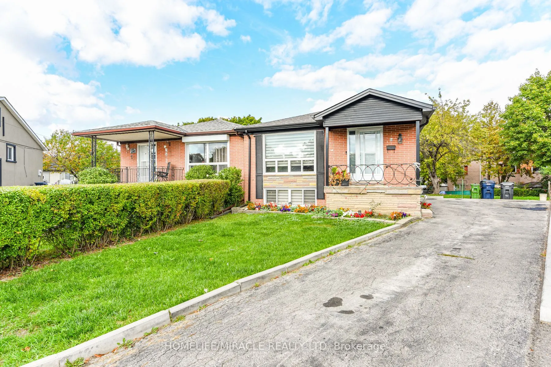 20 Charnleigh Court, #UPPER