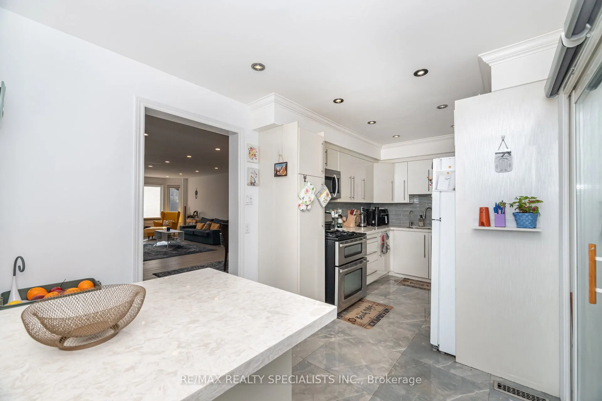 1463 Credit Woodlands Court