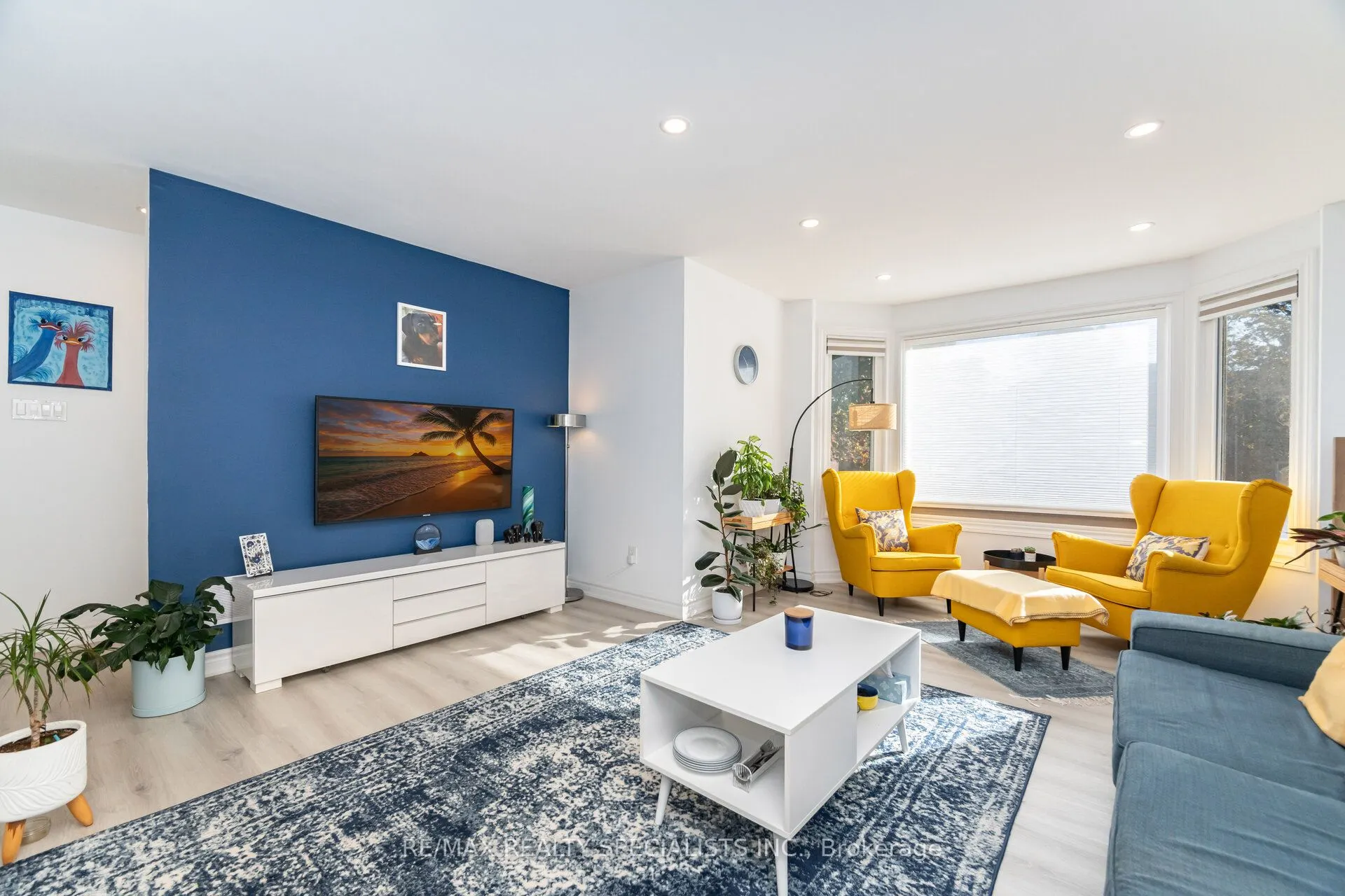 1463 Credit Woodlands Court