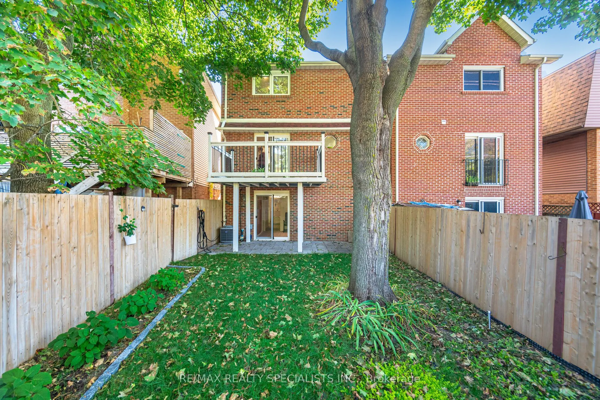 1463 Credit Woodlands Court