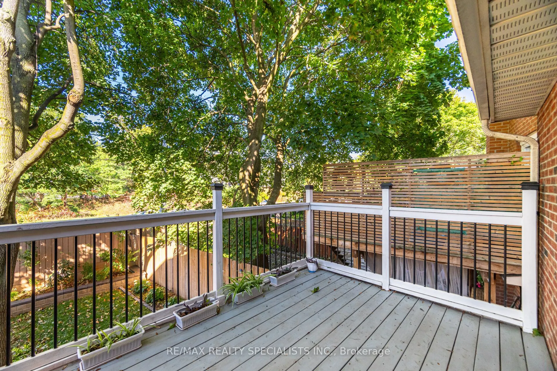 1463 Credit Woodlands Court