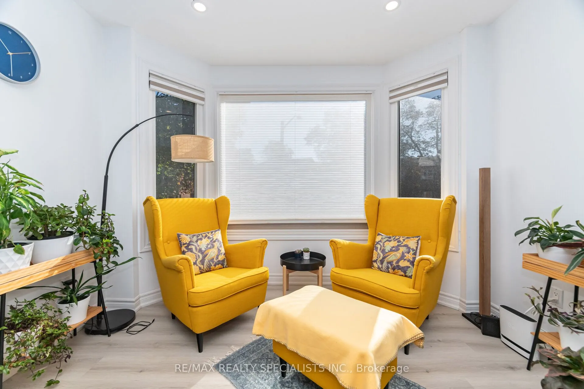1463 Credit Woodlands Court