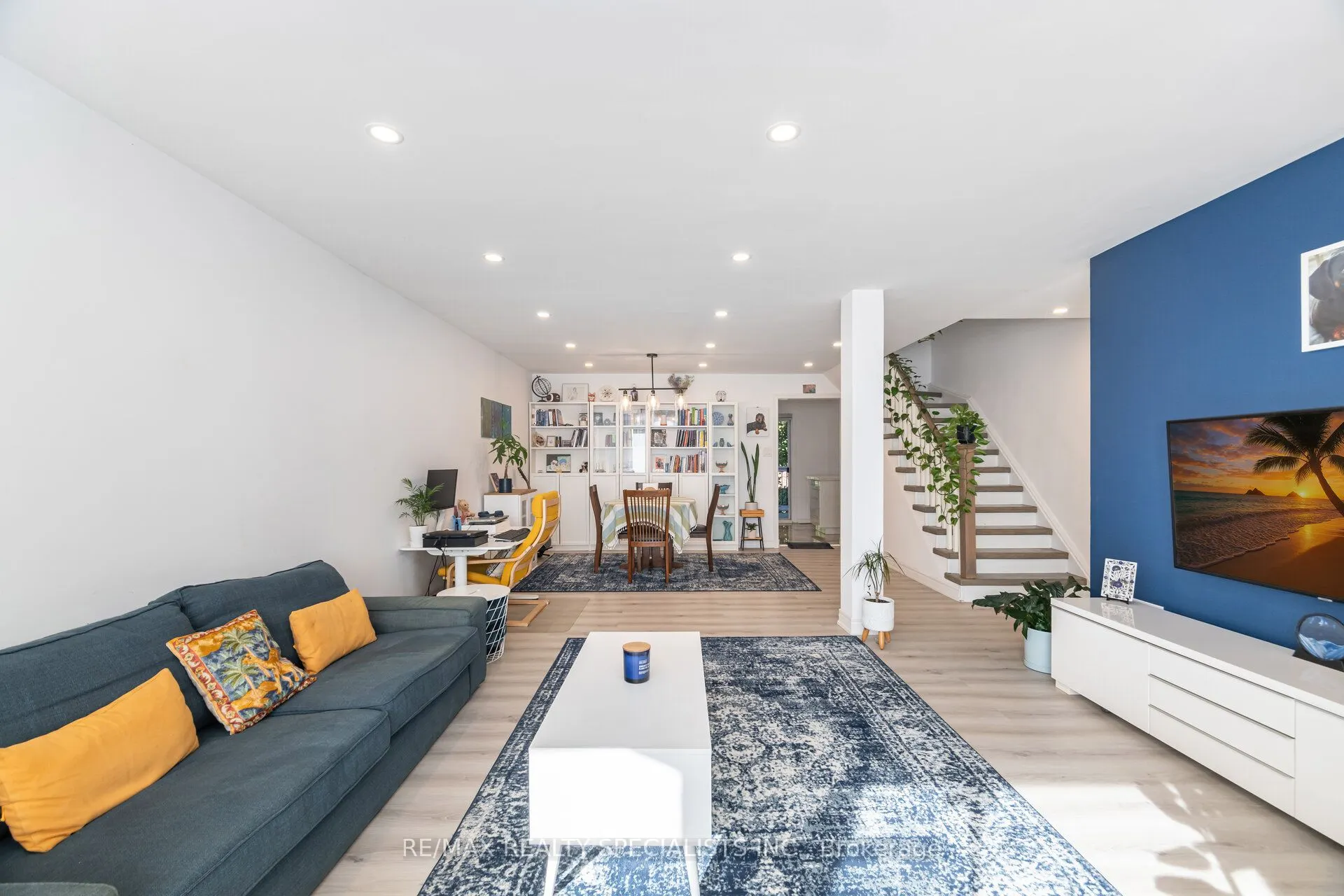 1463 Credit Woodlands Court