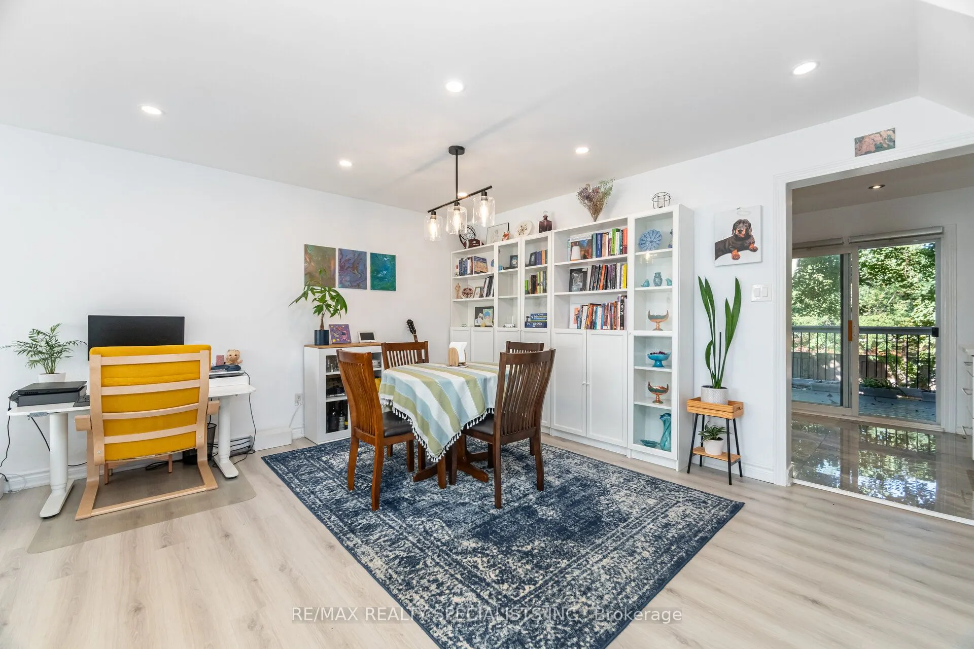 1463 Credit Woodlands Court
