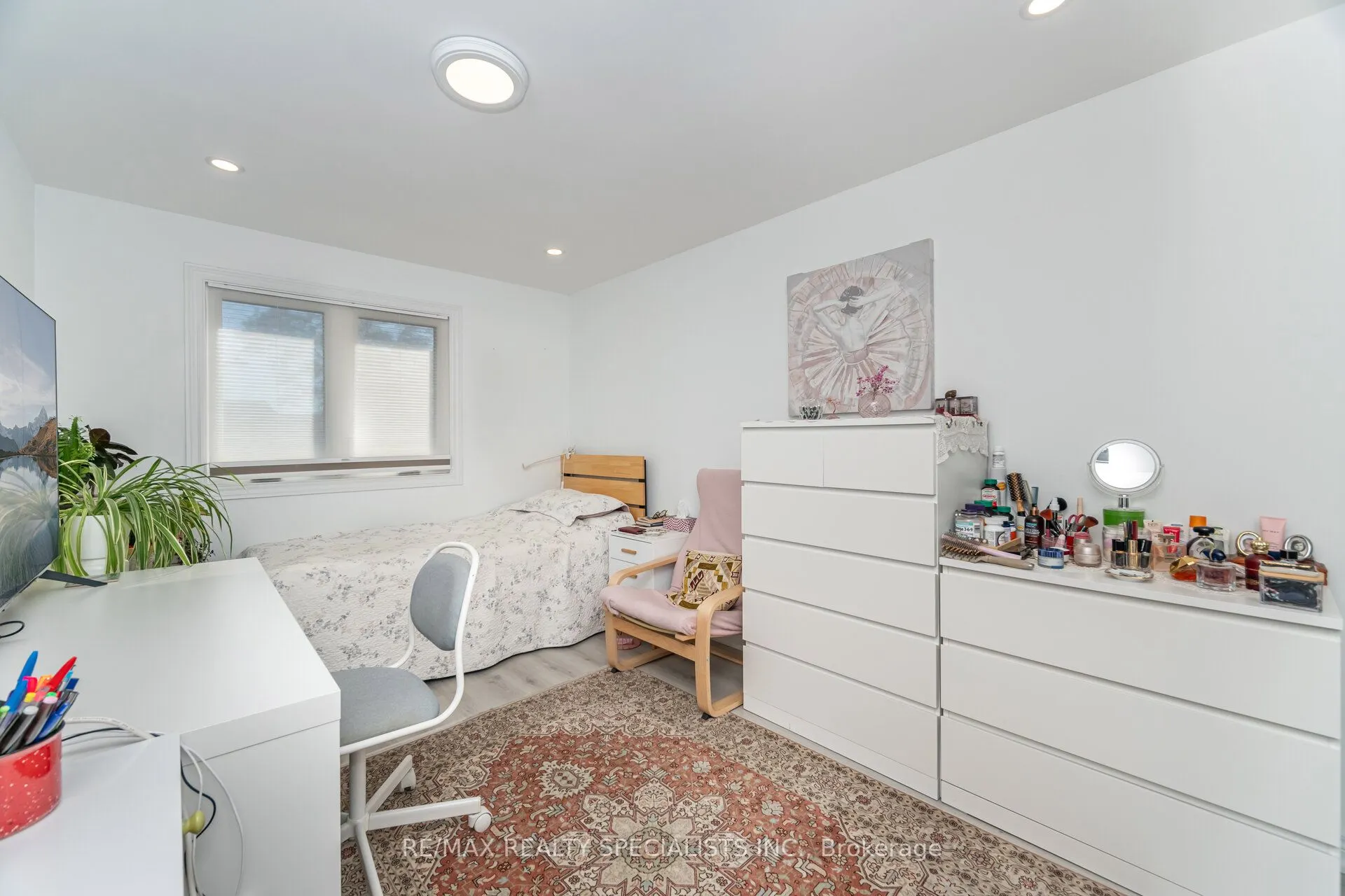 1463 Credit Woodlands Court